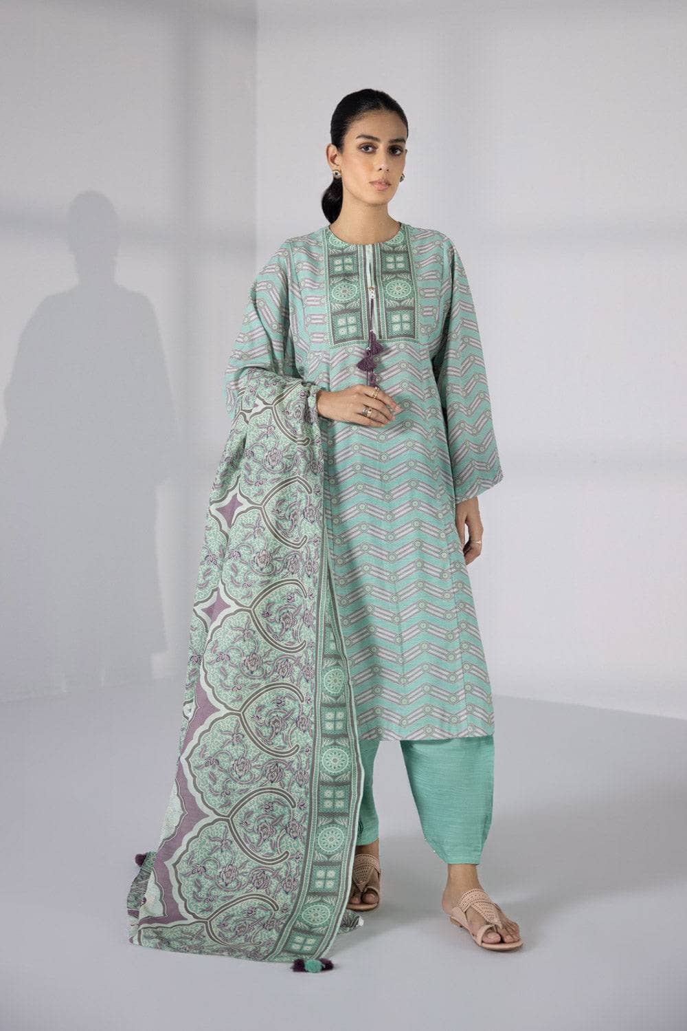 img_sapphire_day_to_day_khaddar_awwal_boutique