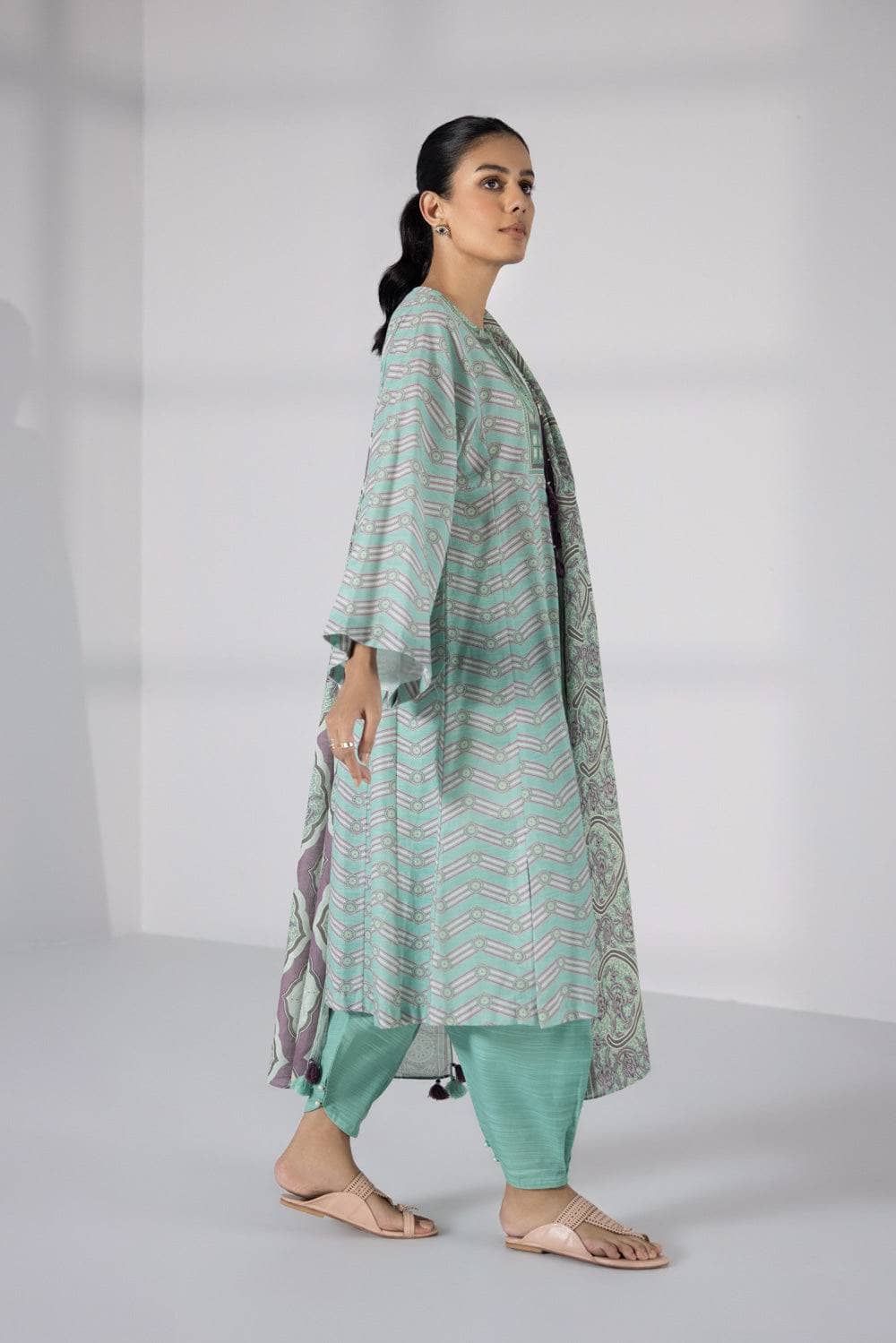 img_sapphire_day_to_day_khaddar_awwal_boutique