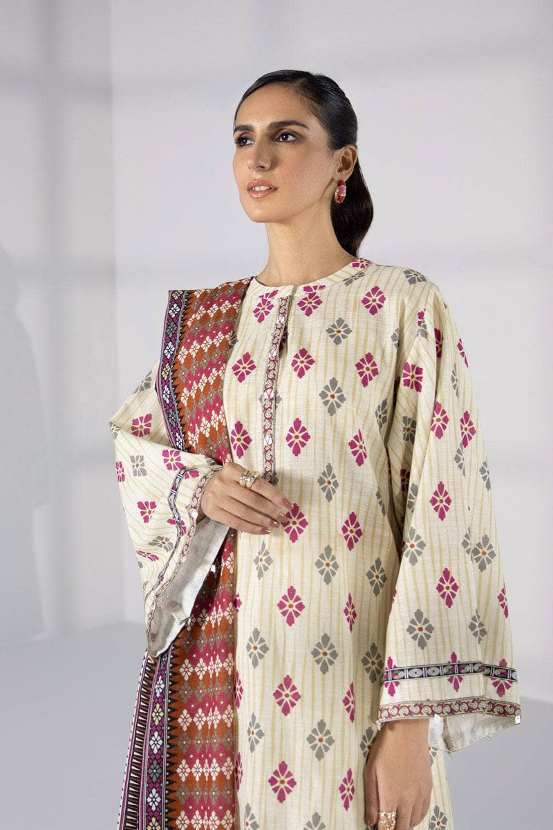 img_sapphire_day_to_day_khaddar_awwal_boutique