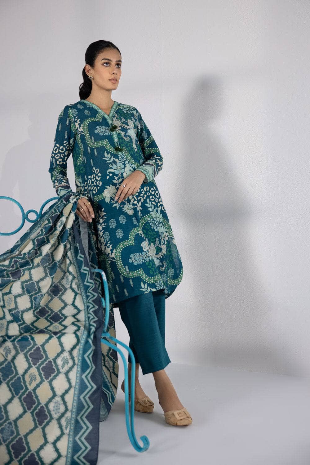 img_sapphire_day_to_day_khaddar_awwal_boutique