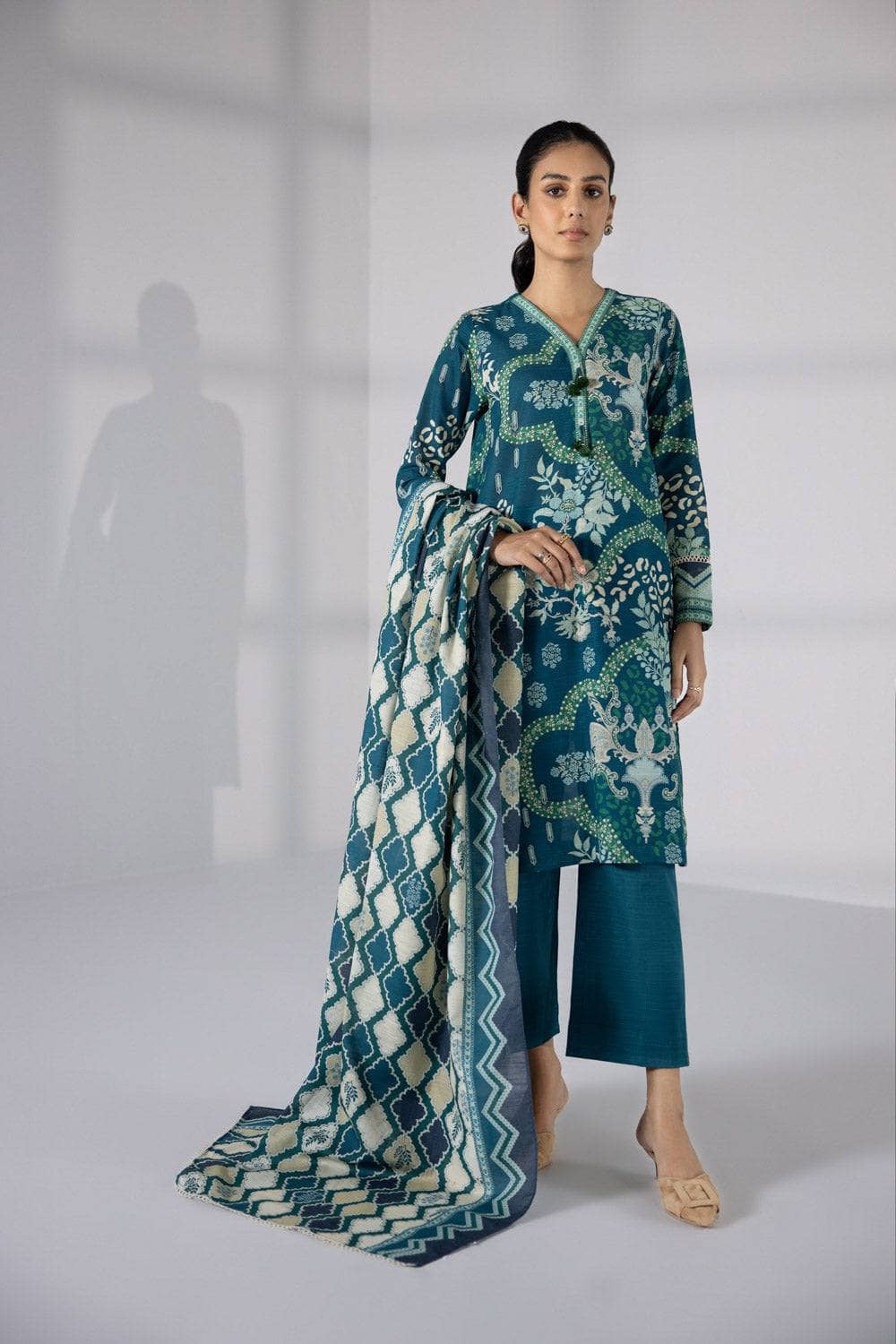 img_sapphire_day_to_day_khaddar_awwal_boutique