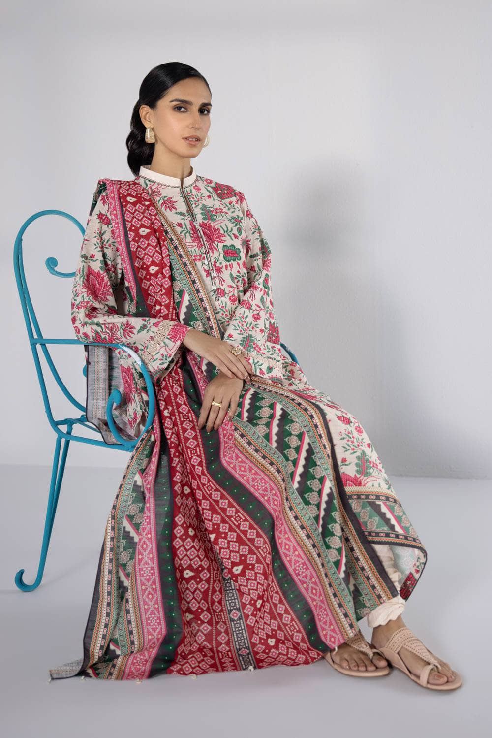 img_sapphire_day_to_day_khaddar_awwal_boutique