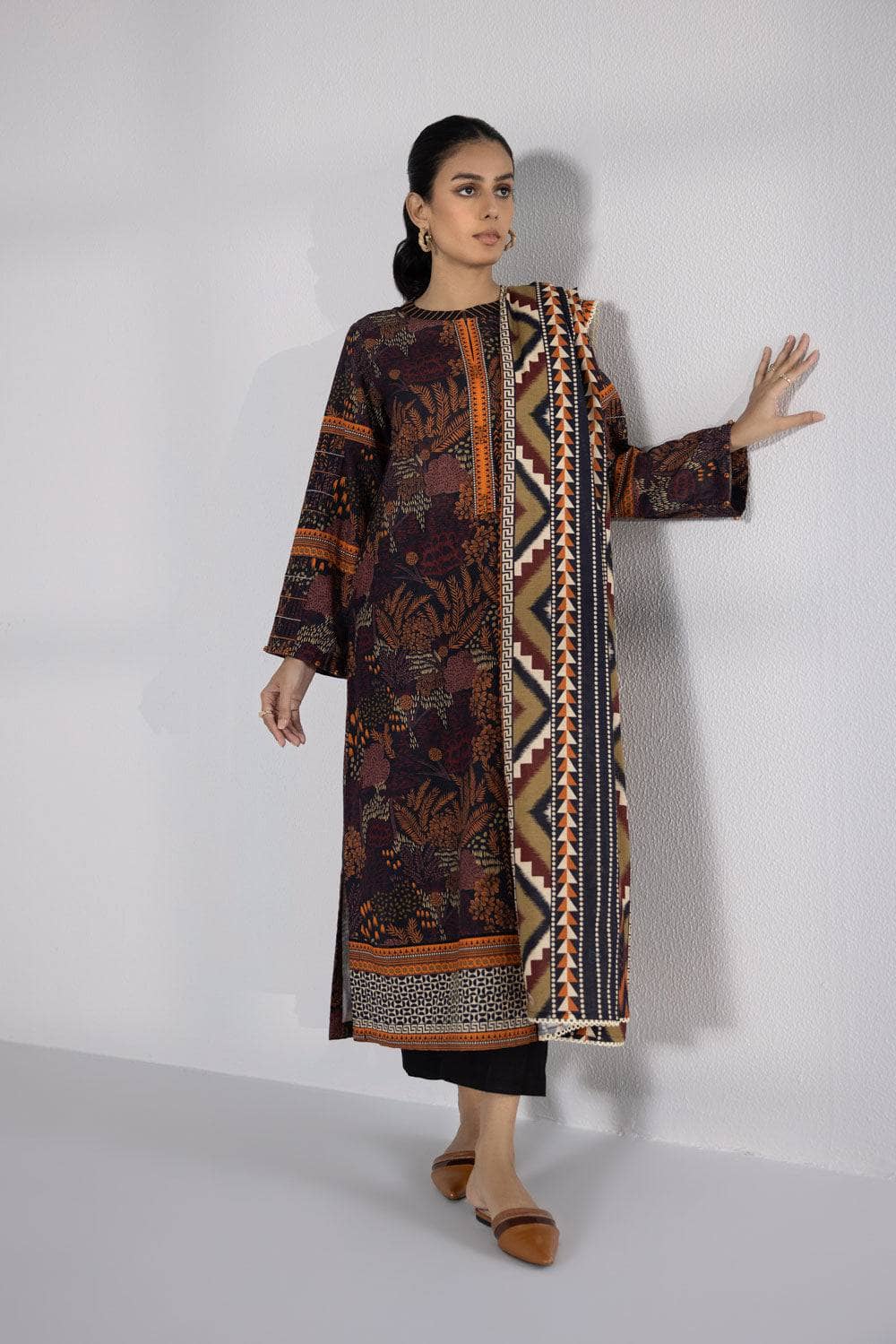 img_sapphire_day_to_day_khaddar_awwal_boutique