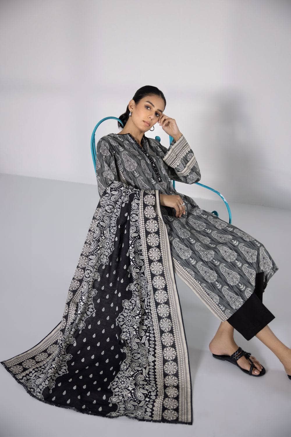 img_sapphire_day_to_day_khaddar_awwal_boutique