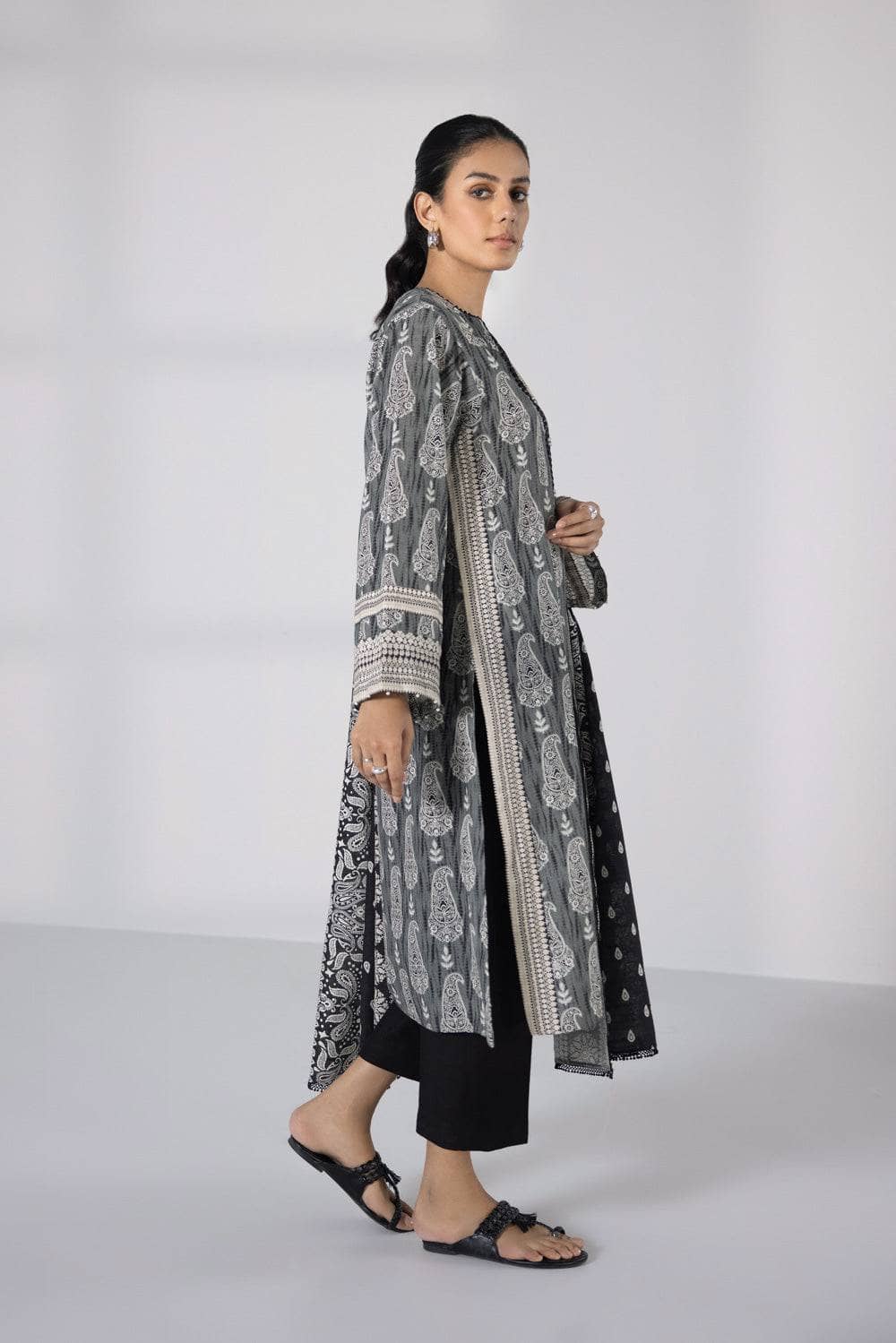 img_sapphire_day_to_day_khaddar_awwal_boutique