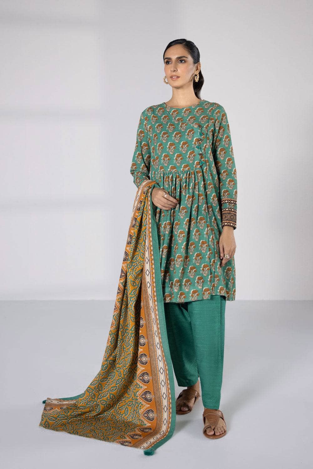 img_sapphire_day_to_day_khaddar_awwal_boutique