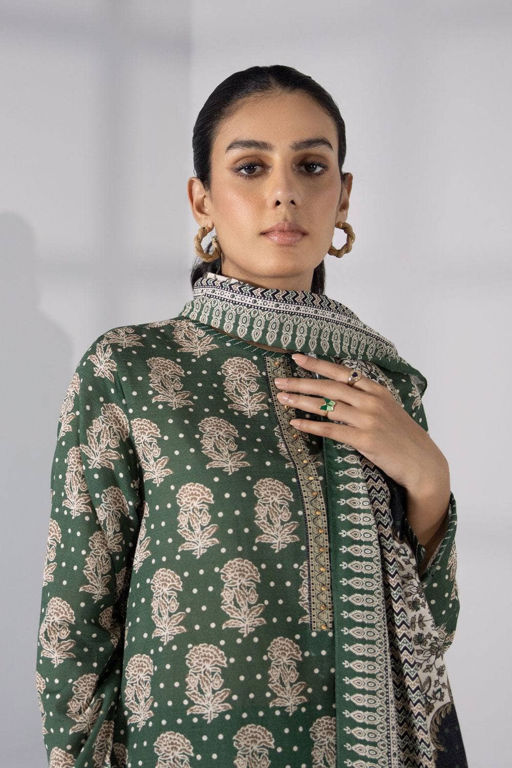 img_sapphire_day_to_day_khaddar_awwal_boutique