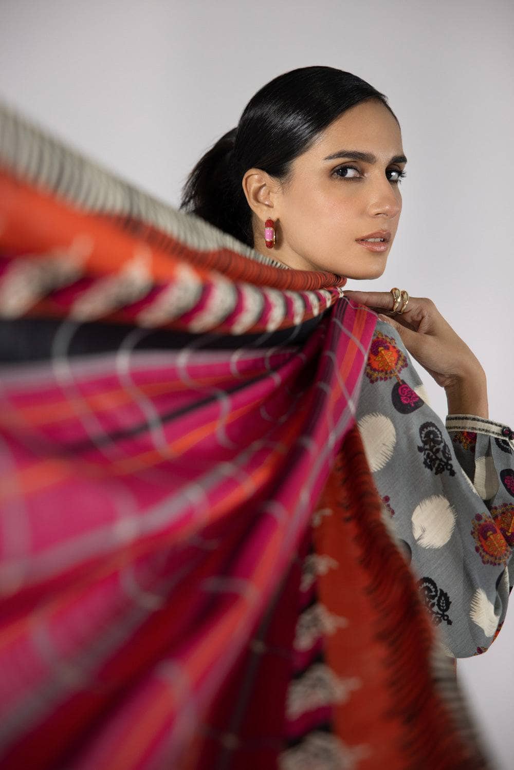 img_sapphire_day_to_day_khaddar_awwal_boutique