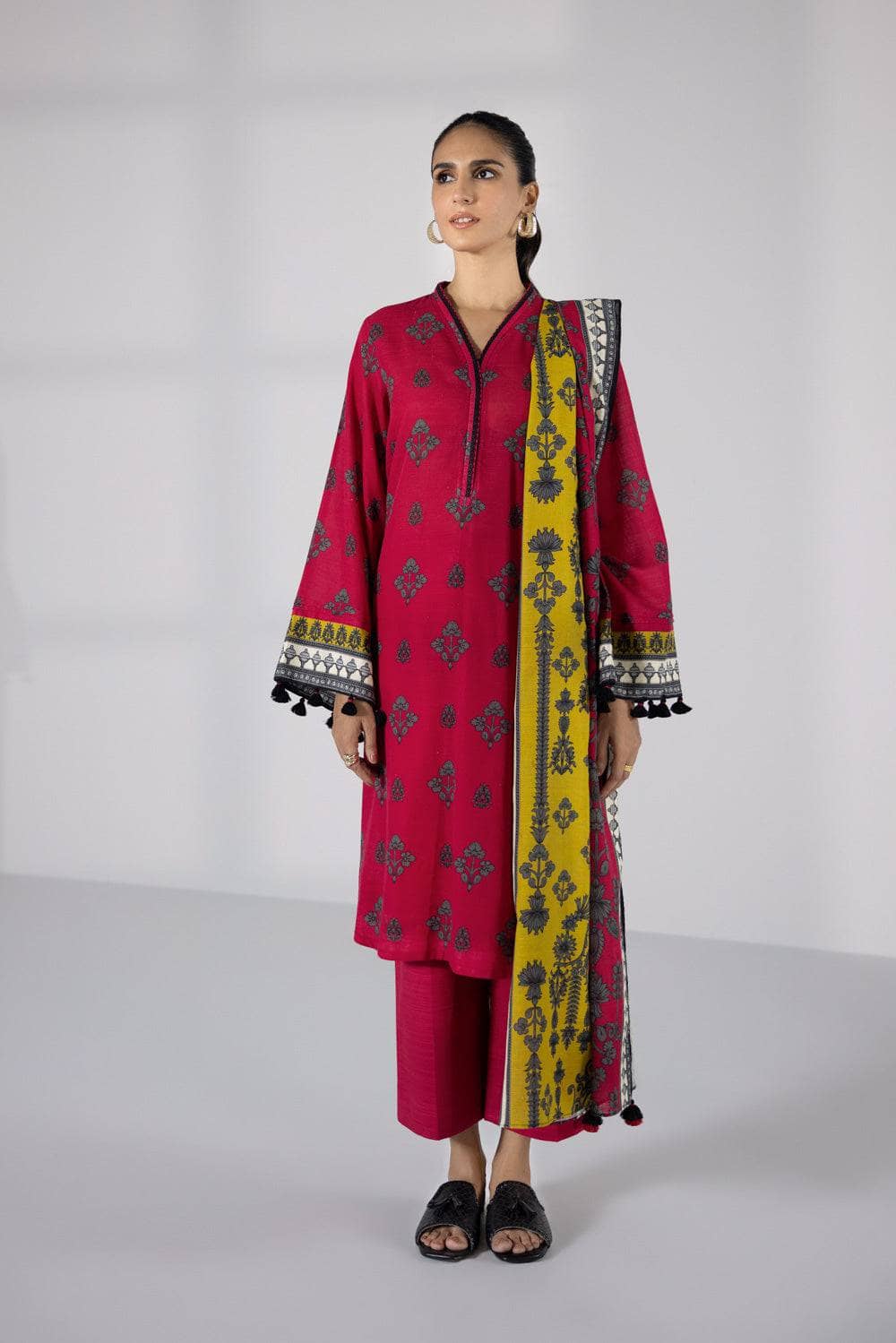 img_sapphire_day_to_day_khaddar_awwal_boutique