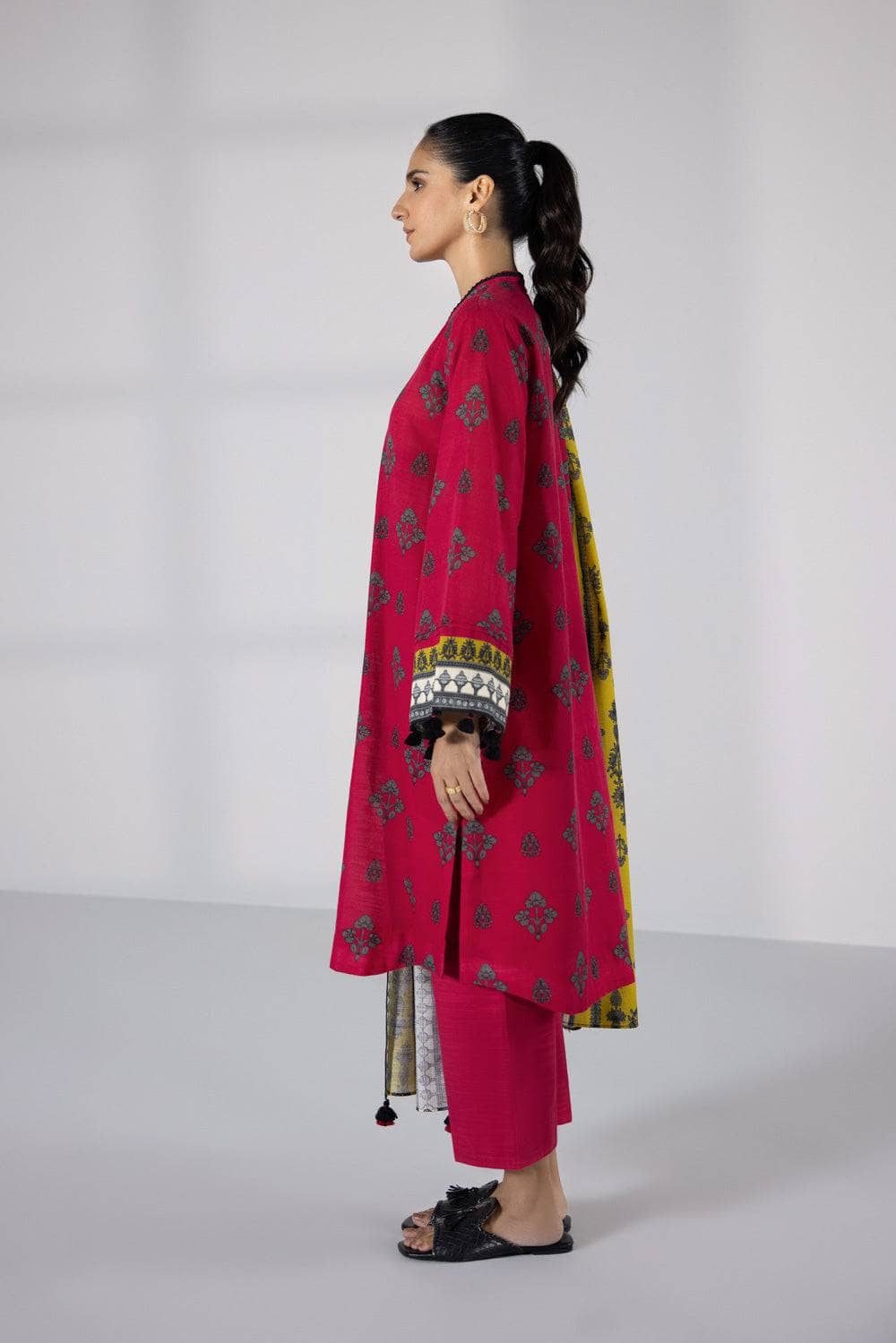 img_sapphire_day_to_day_khaddar_awwal_boutique