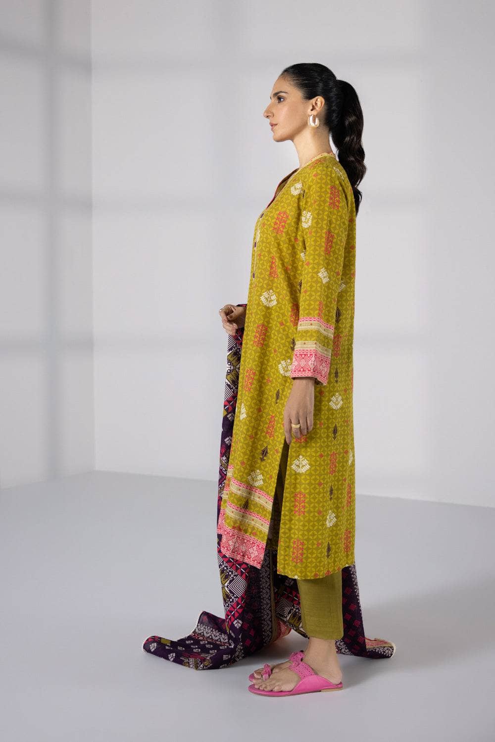 img_sapphire_day_to_day_khaddar_awwal_boutique