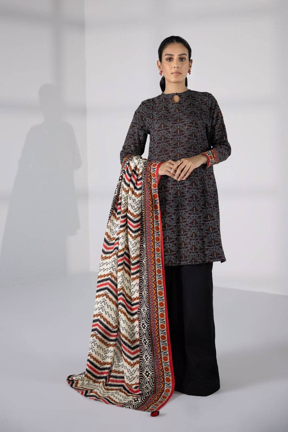 img_sapphire_day_to_day_khaddar_awwal_boutique