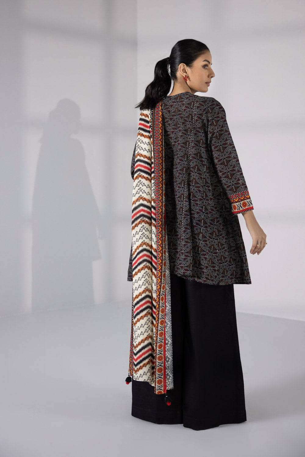 img_sapphire_day_to_day_khaddar_awwal_boutique