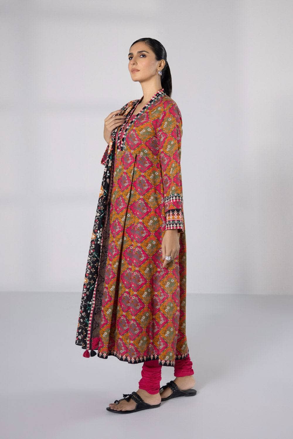 img_sapphire_day_to_day_khaddar_awwal_boutique