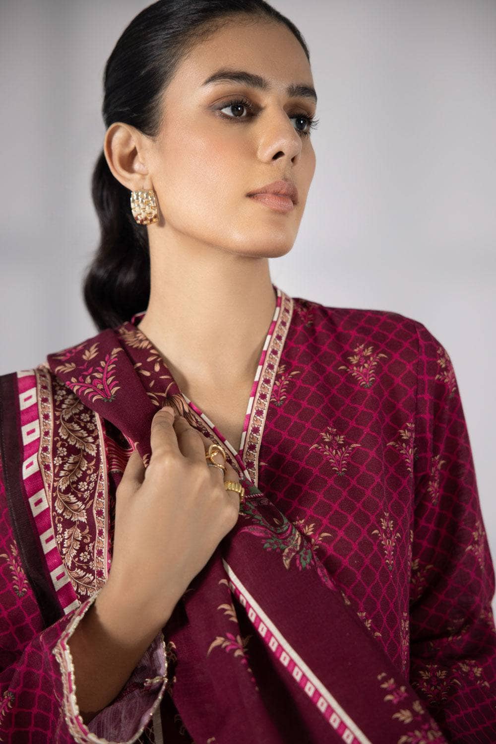 img_sapphire_day_to_day_khaddar_awwal_boutique