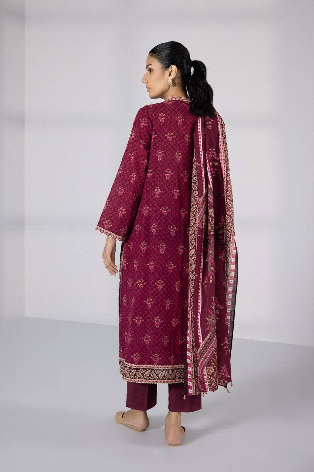 img_sapphire_day_to_day_khaddar_awwal_boutique