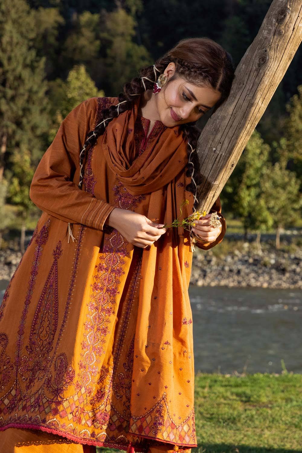 Img_sapphire_winter_2022_awwal_boutique