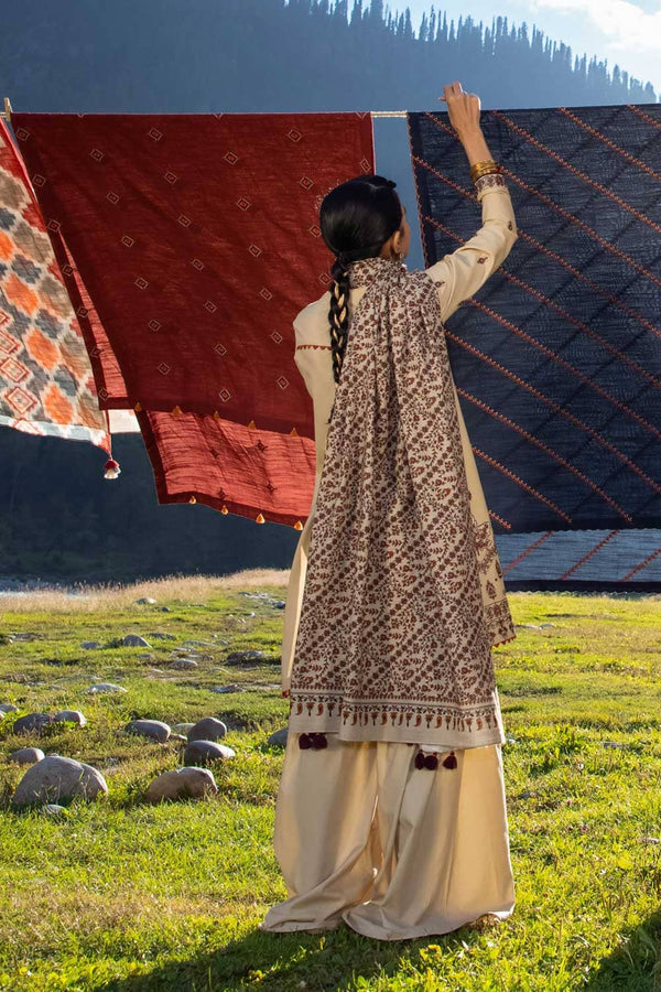 img_sapphire_winter_2022_awwal_boutique