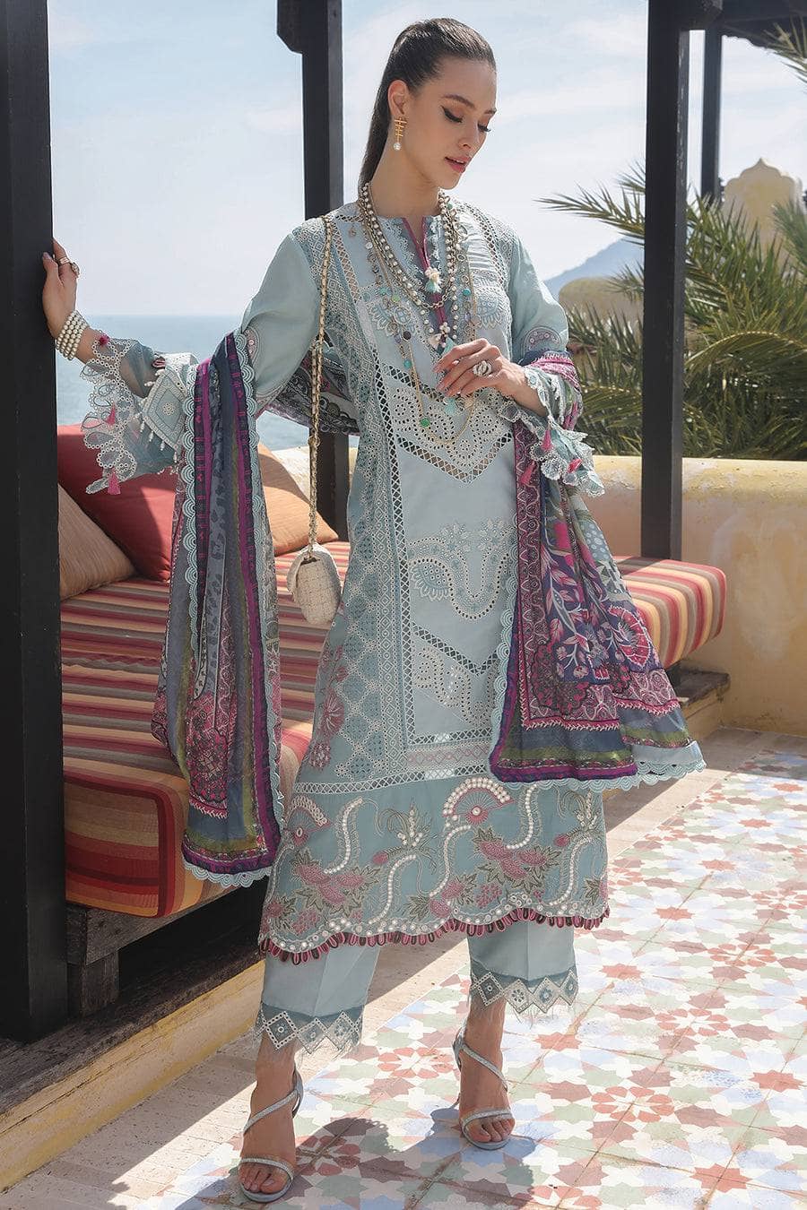 img_moksha_luxury_lawn_by_alif_ajr_couture_awwal_boutique