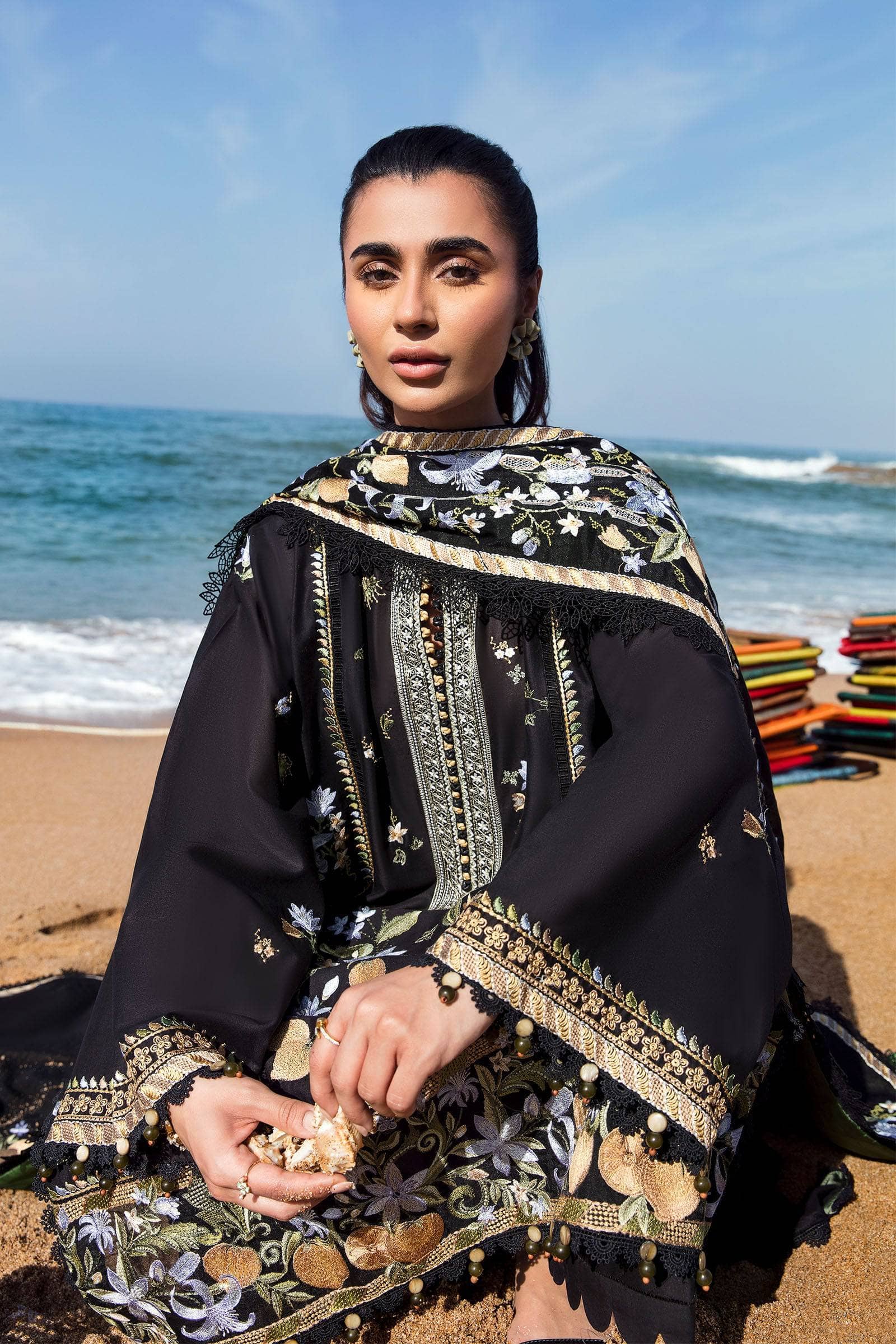 img_zaha_lawn_2023_awwal_boutique