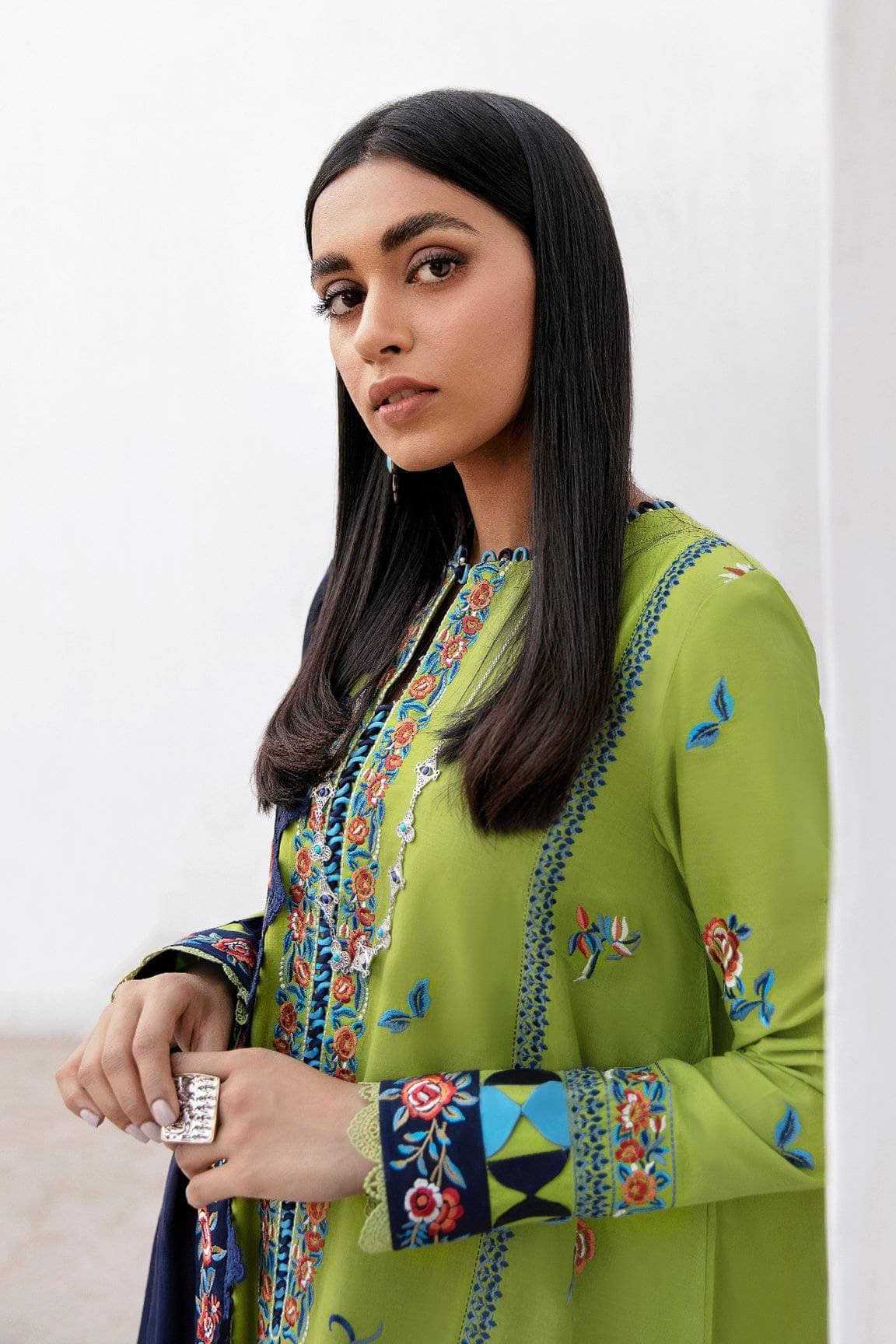 img_zaha_lawn_2021_awwal_boutique