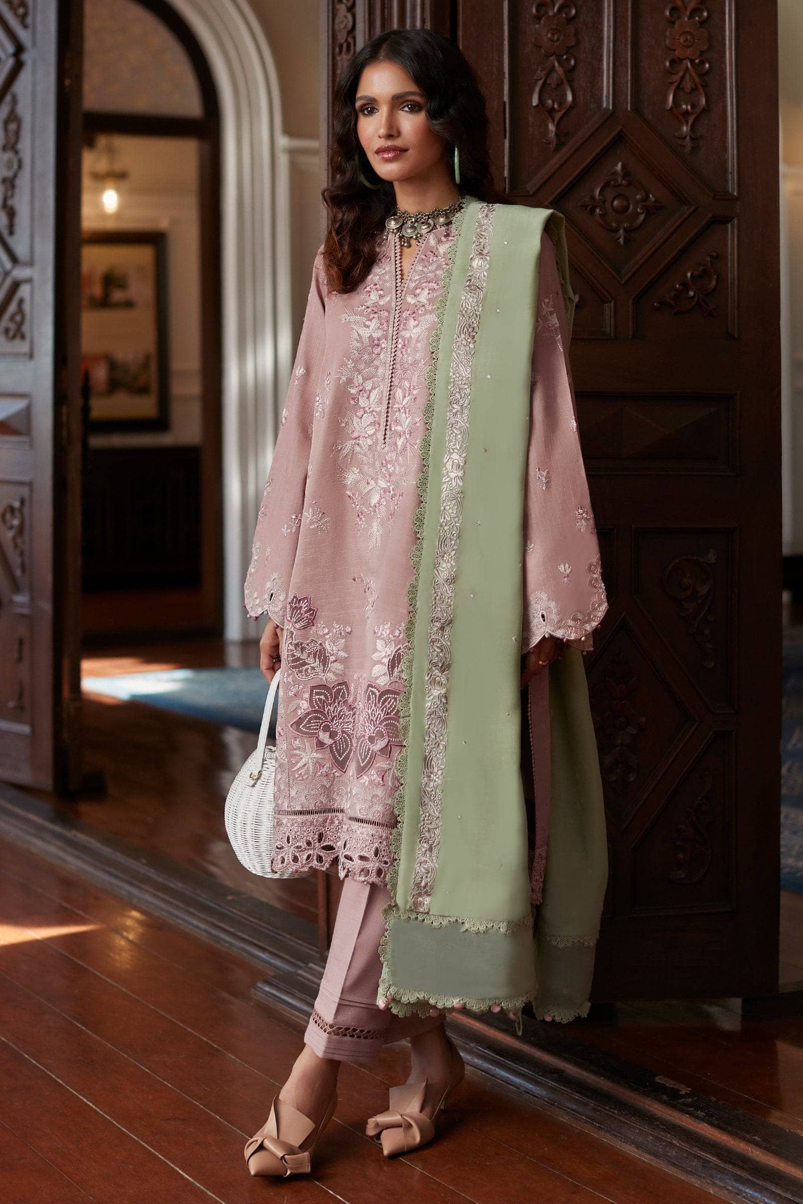 img_zaha_winter_22_awwal_boutique_awwal_boutique