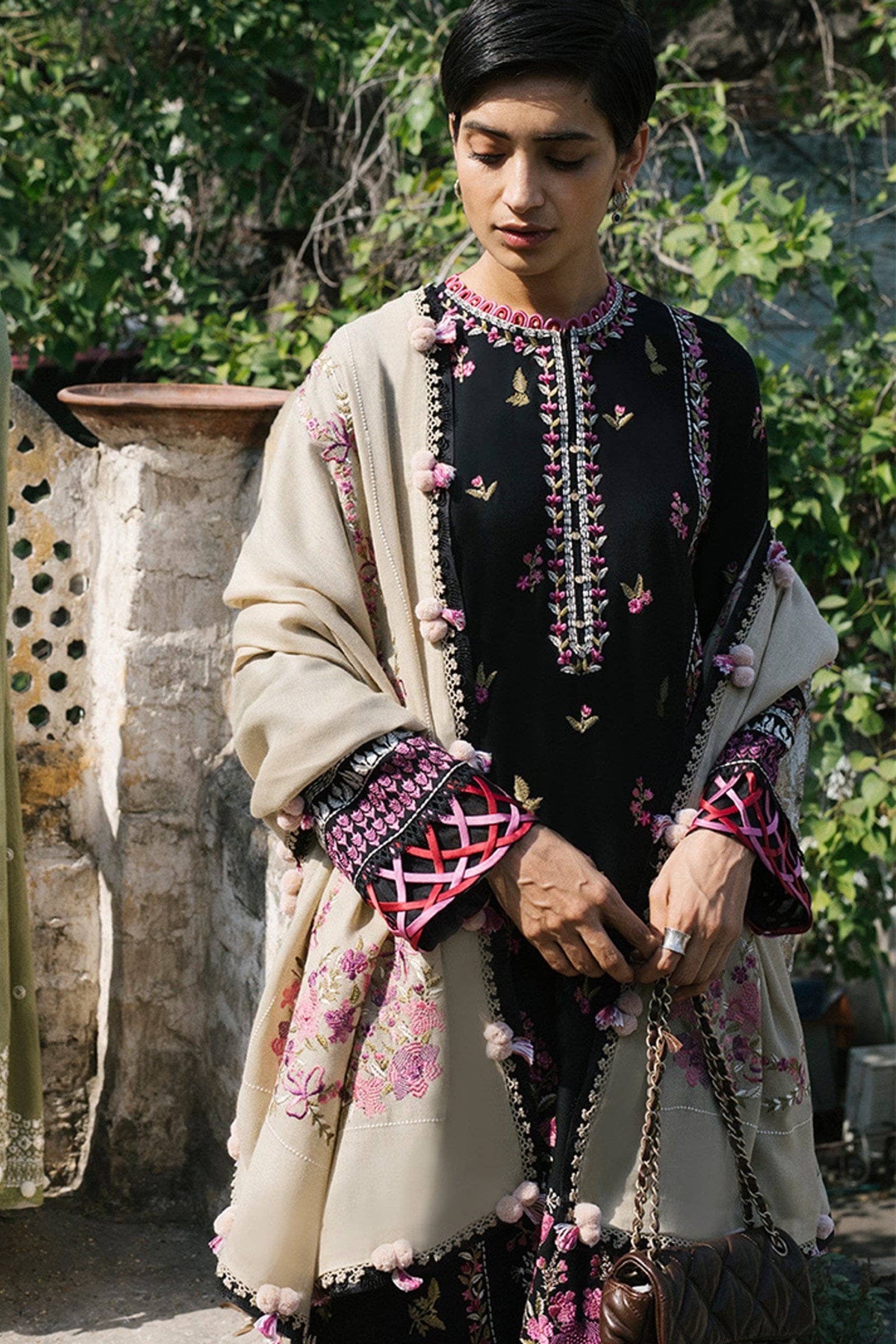 img_zaha_humrahi_winter_collection_awwal_boutique