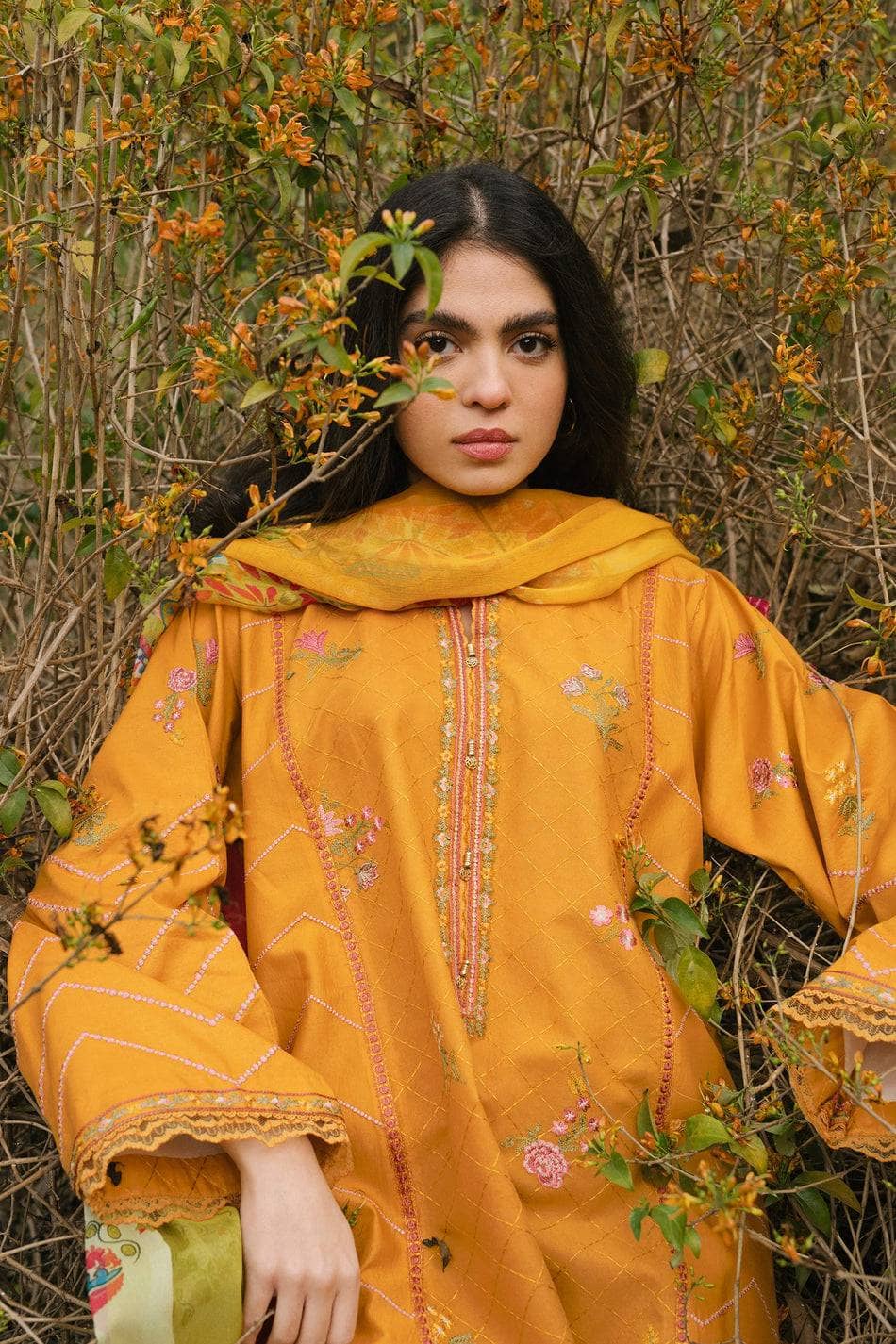 img_coco_lawn_2022_by_zara_shahjahan_awwal_boutique