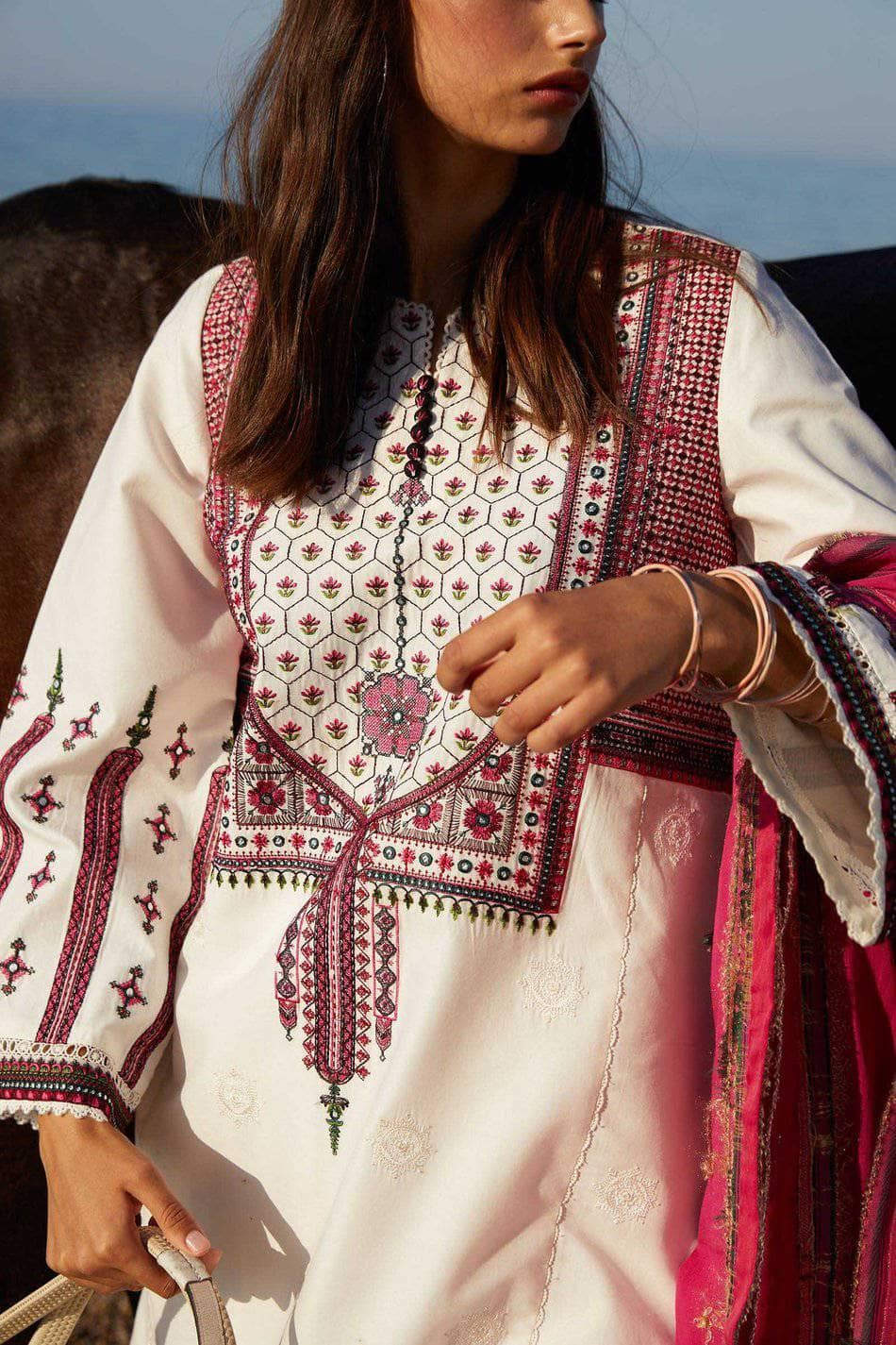 img_zara_shahjahan_coco_lawn_2021_awwal_boutique