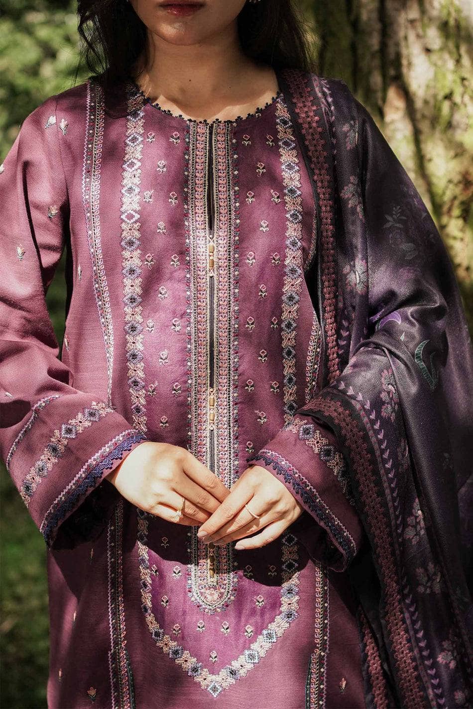 Img_coco_by_zara_shahjahan_winter_22_awwal_boutique