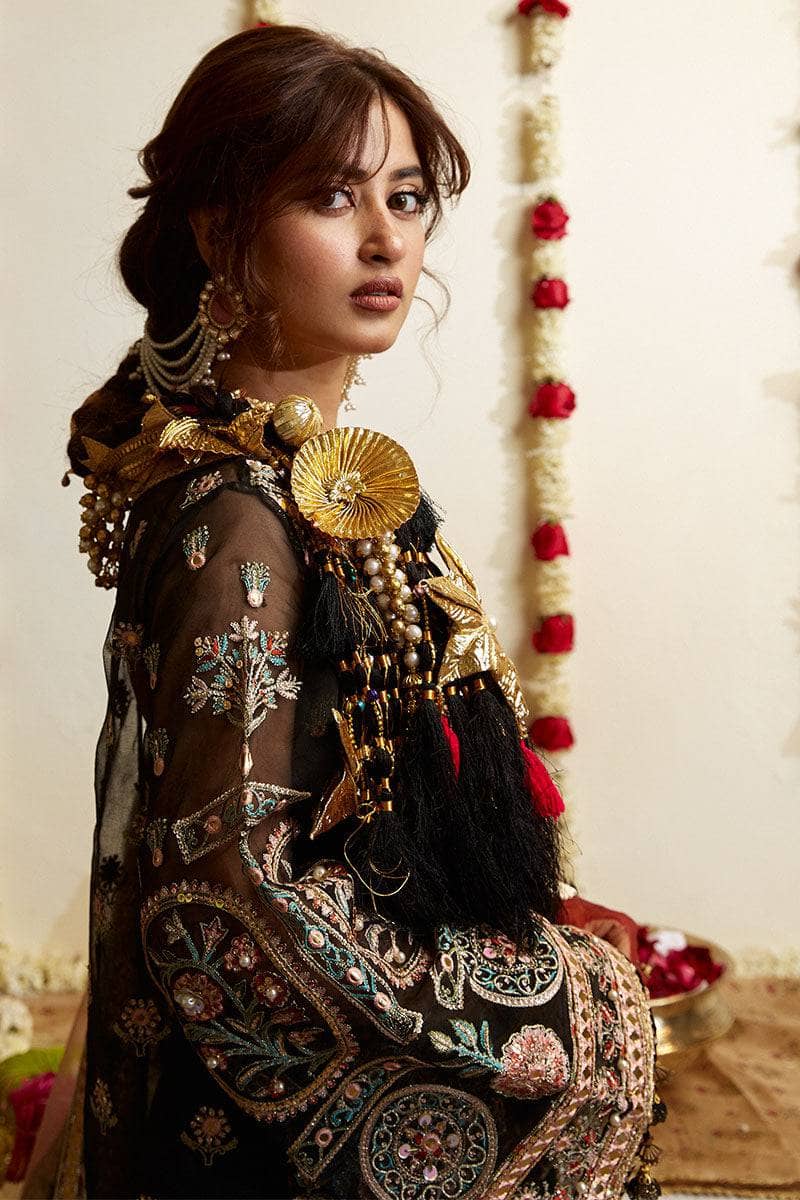 img_zarlish_by_mohsin_naveed_ranjha_awwal_boutique