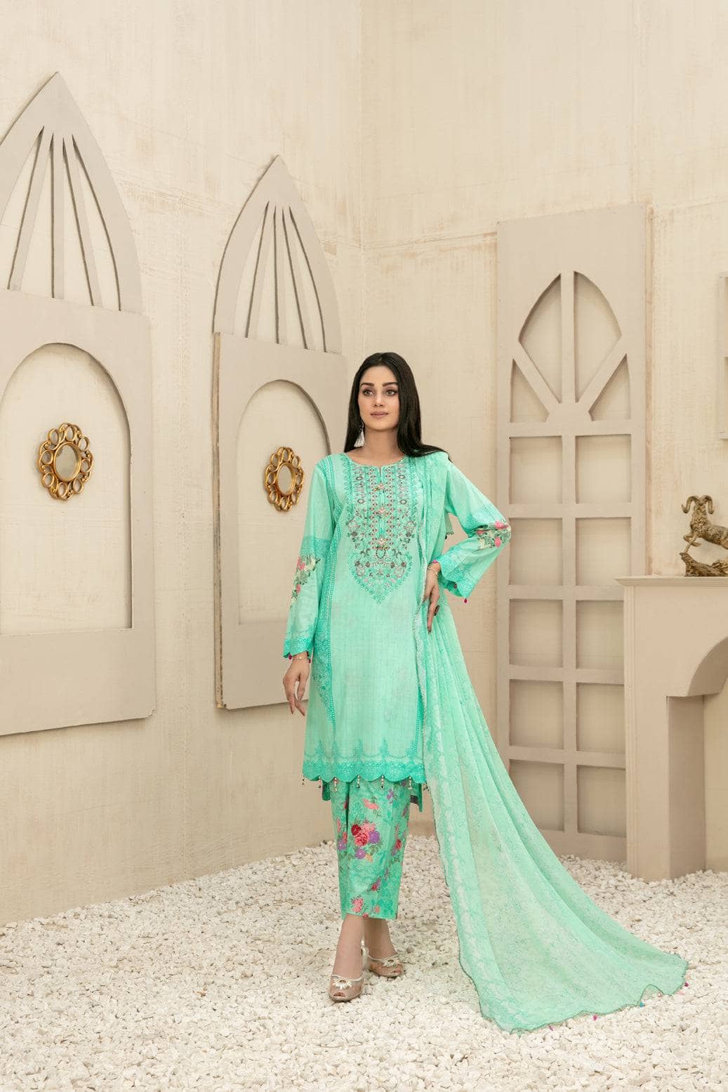 img_amna_sohail_melika_awwal_boutique