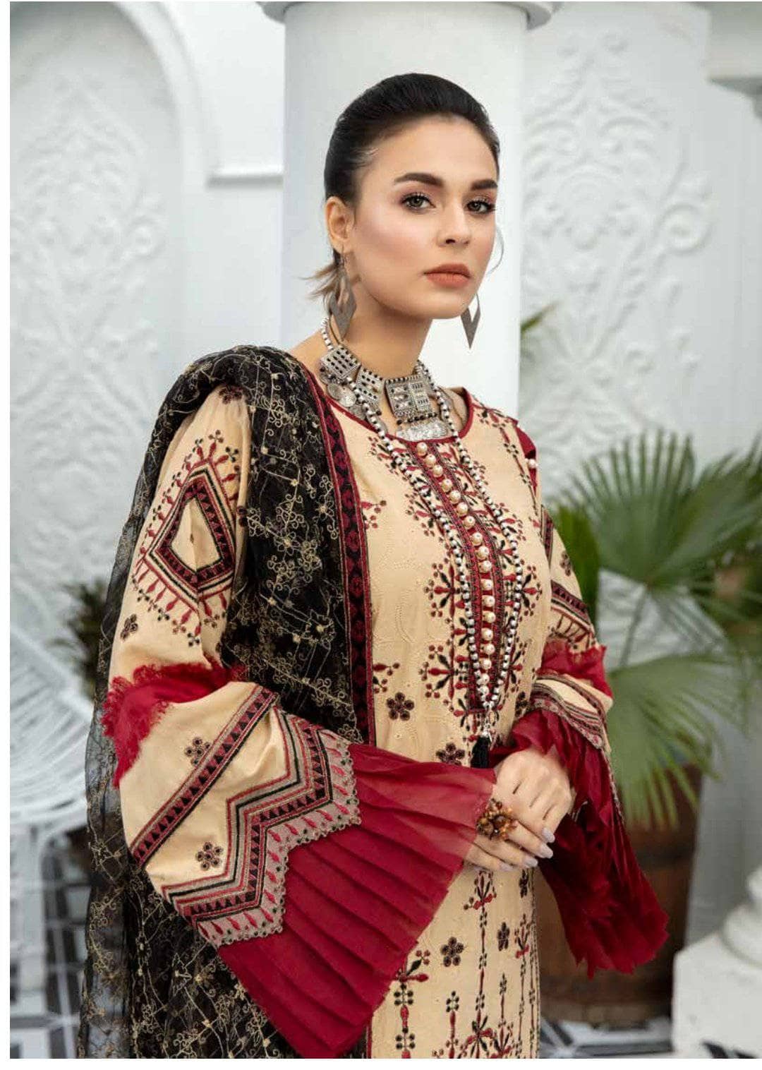 img_adans_libas_schiffli_lawn_awwal_boutique