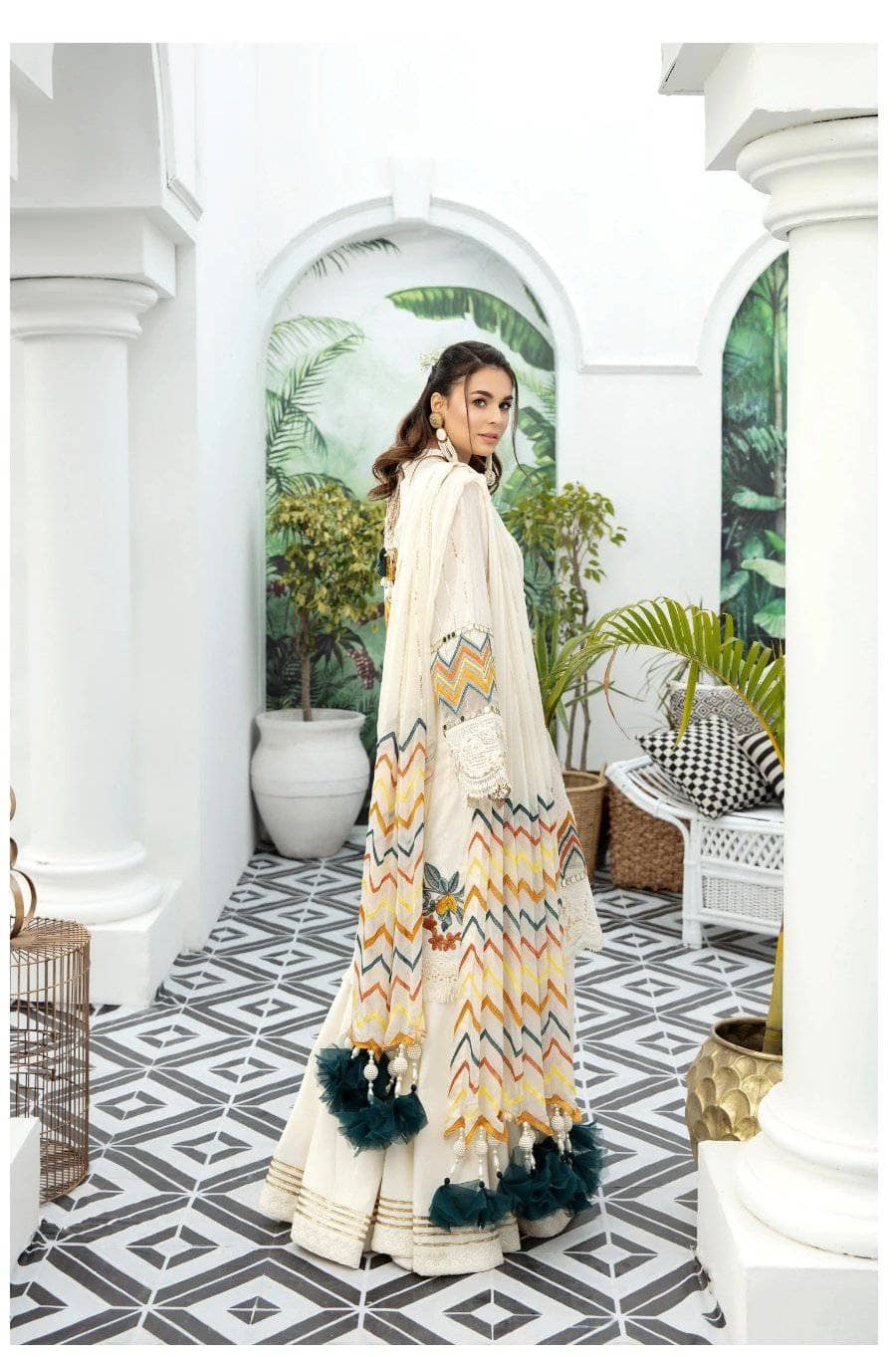 img_adans_libas_schiffli_lawn_awwal_boutique