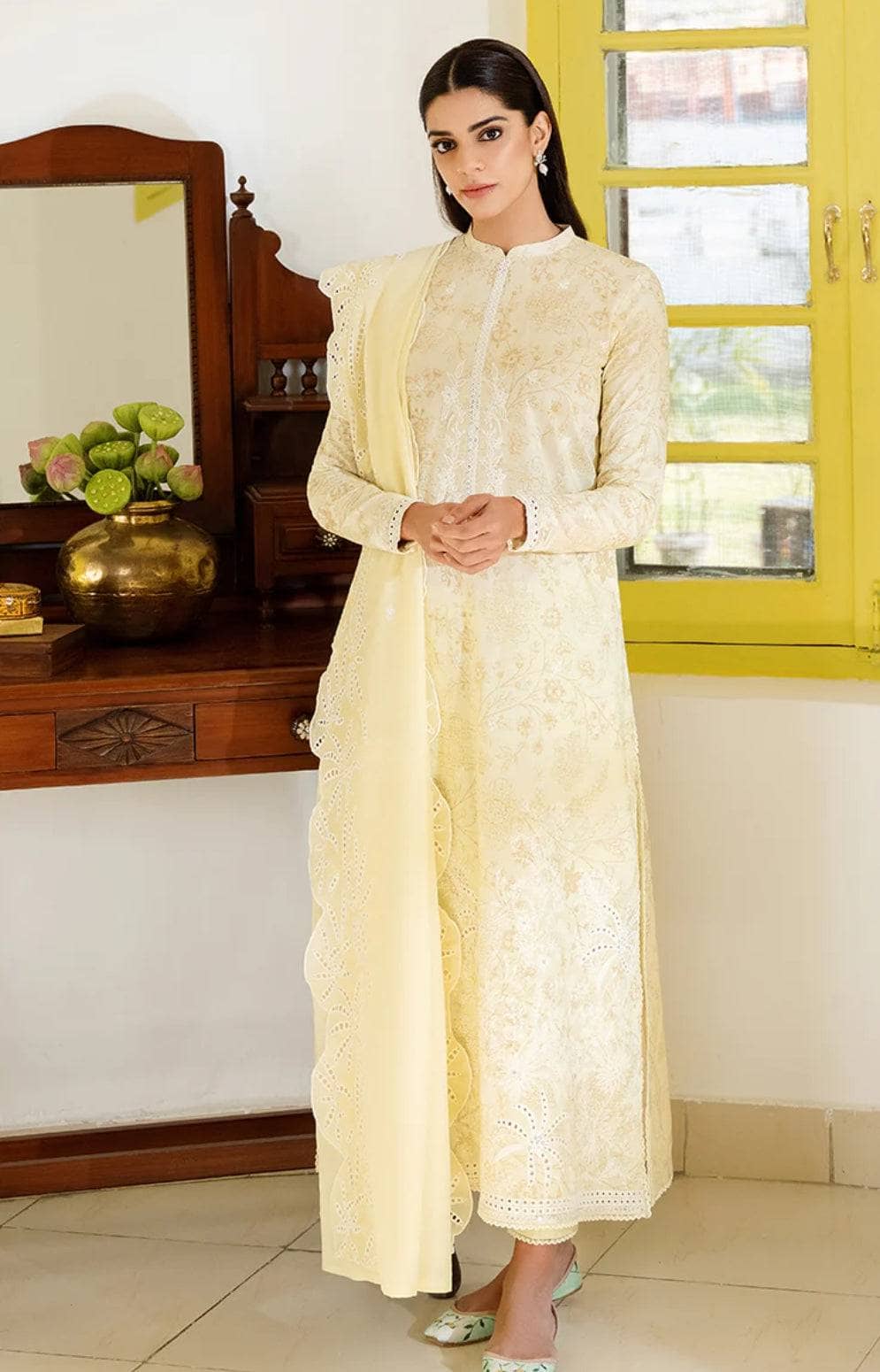 img_cross_stitch_basant_lawn_23_awwal_boutique