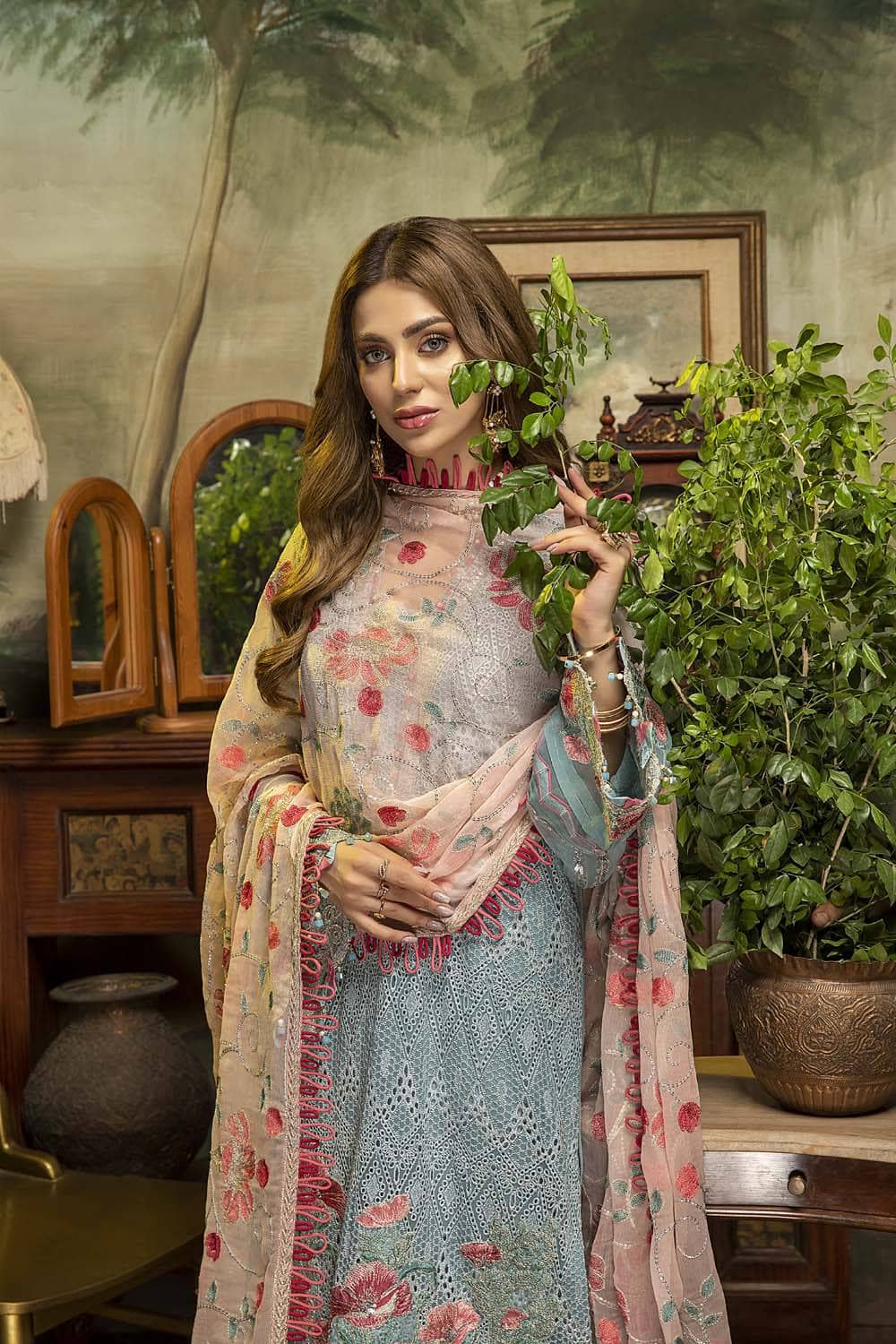 img_adans_libas_chikankari_chiffon_awwal_boutique