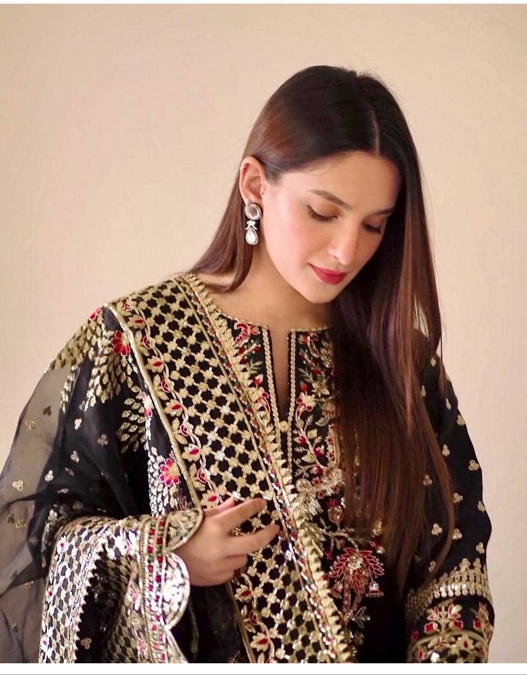 img_afrozeh_divani_silk_edit_22_awwal_boutique