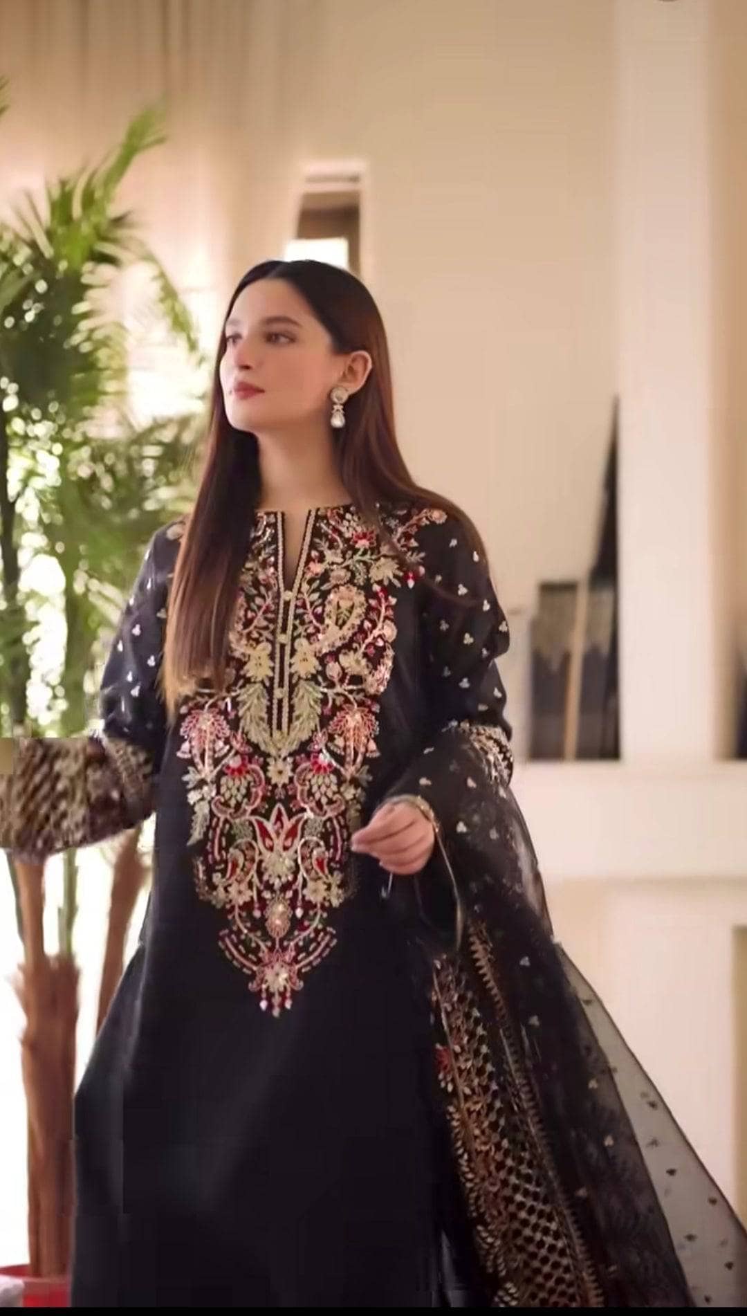 img_afrozeh_divani_silk_edit_22_awwal_boutique
