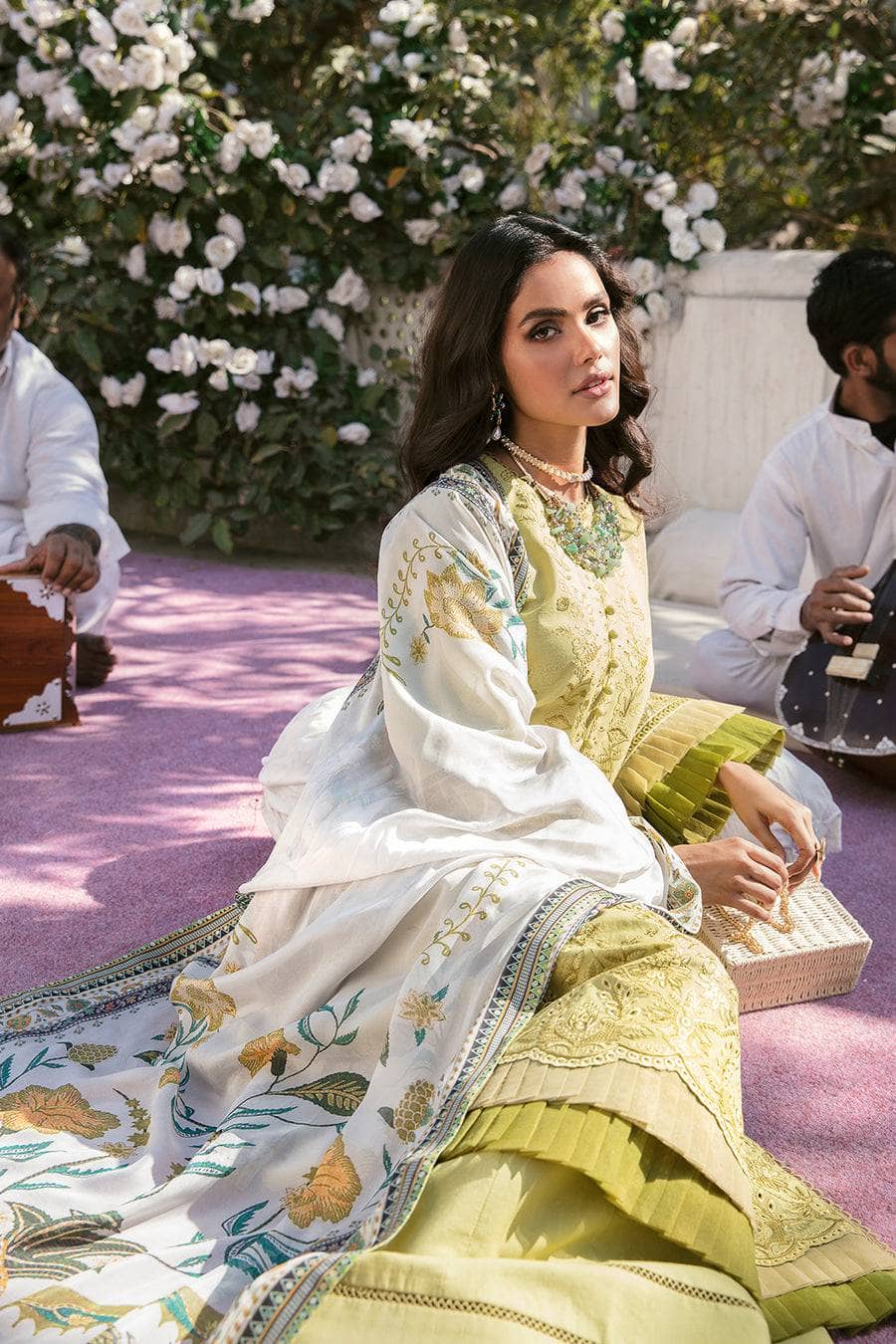 img_afrozeh_lamhay_lawn_23_awwal_boutique