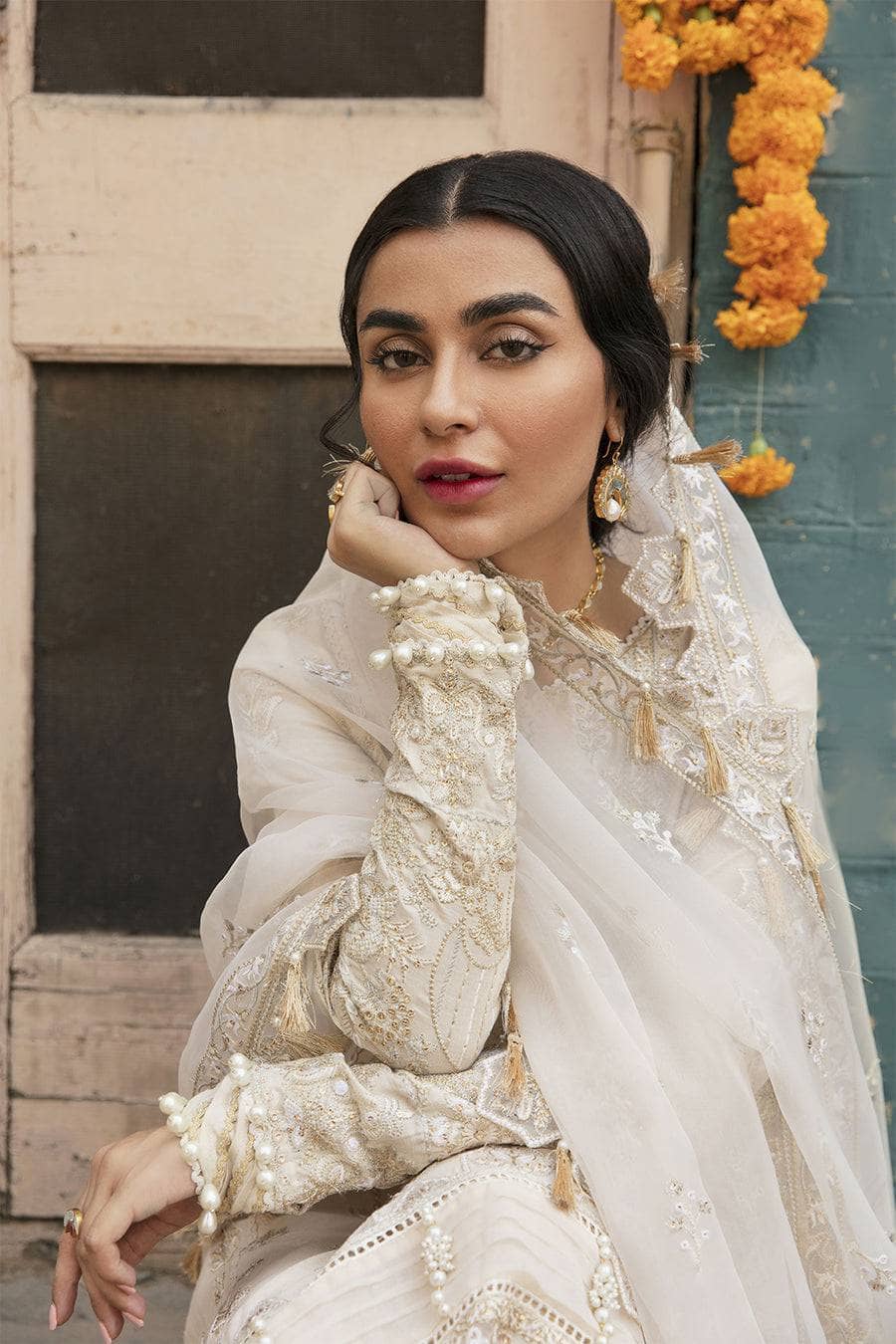 img_afrozeh_dhoop_kinarey_lawn_22_awwal_boutique
