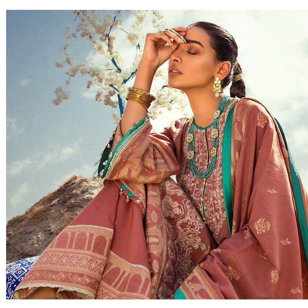 img_afsaneh_lawn_2020_awwal_boutique