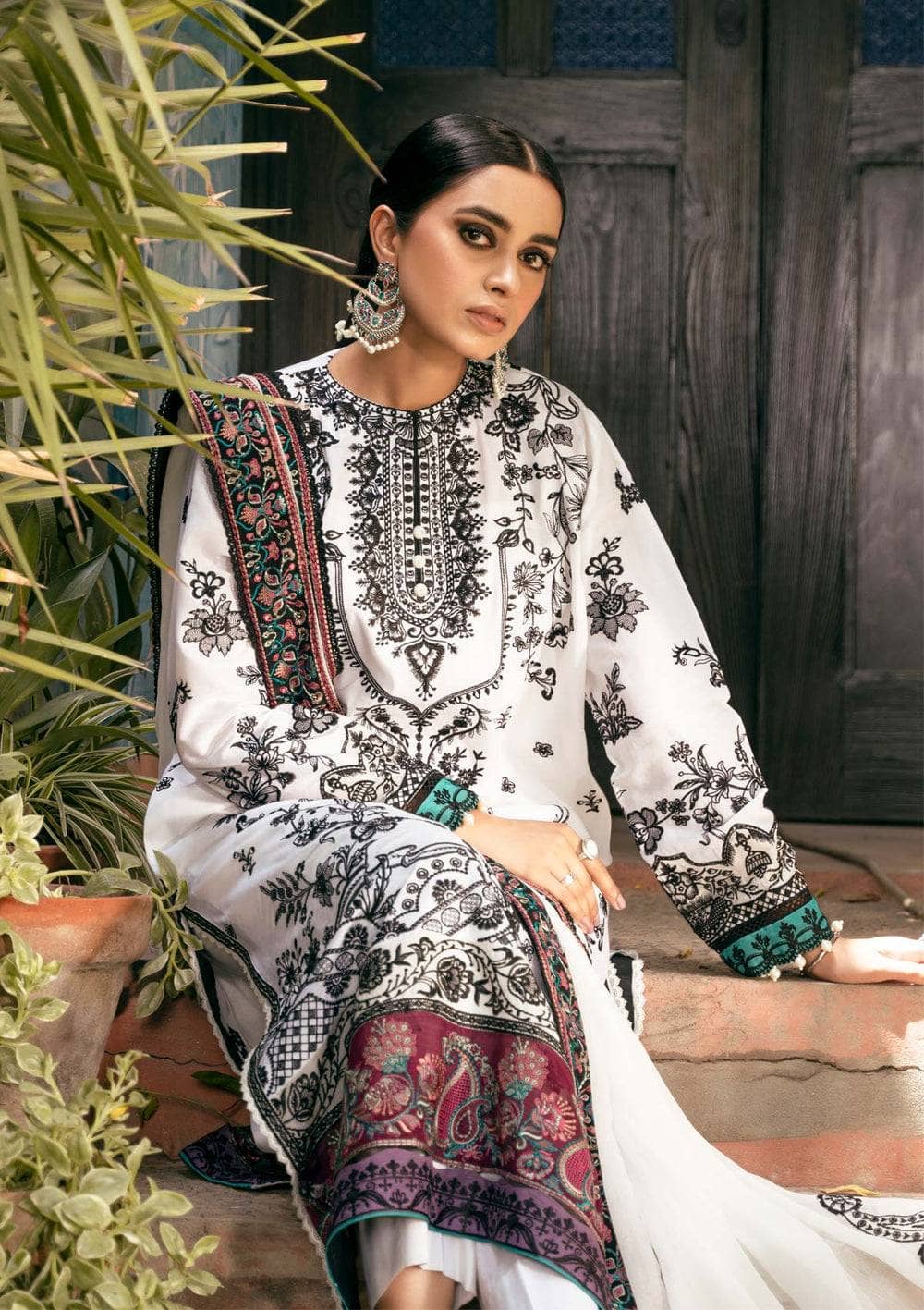 img_aik_dareeche_lawn_vol_3_awwal_boutique
