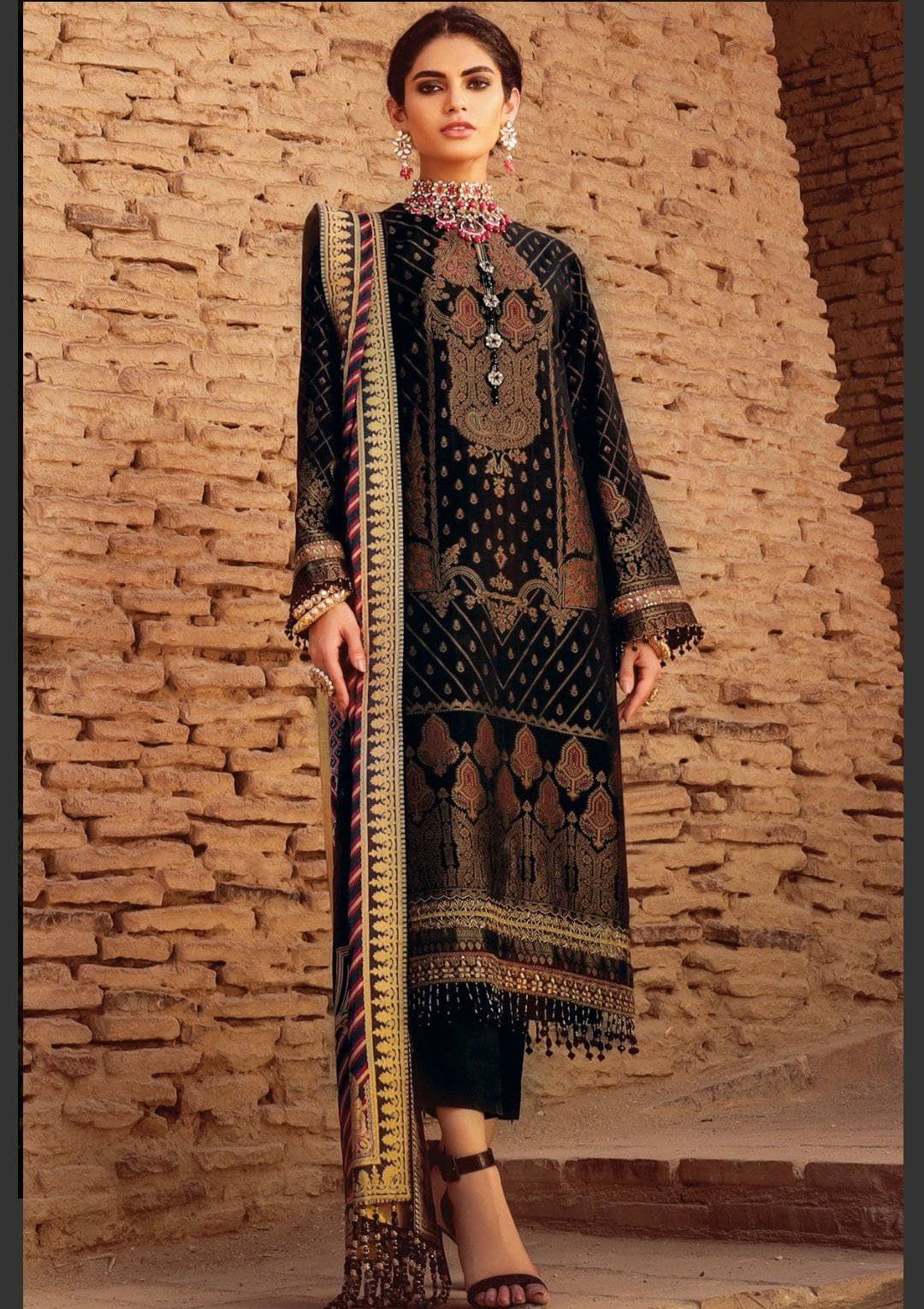 Al Karam/FC-06B-21-Black/3 Pc Embroidered Suit With Cotton Silk Dupatta