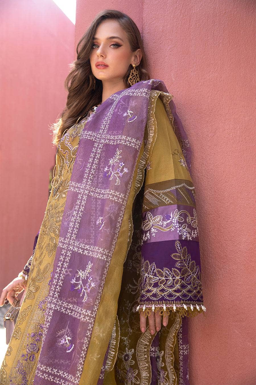 img_moksha_luxury_lawn_by_alif_ajr_couture_awwal_boutique