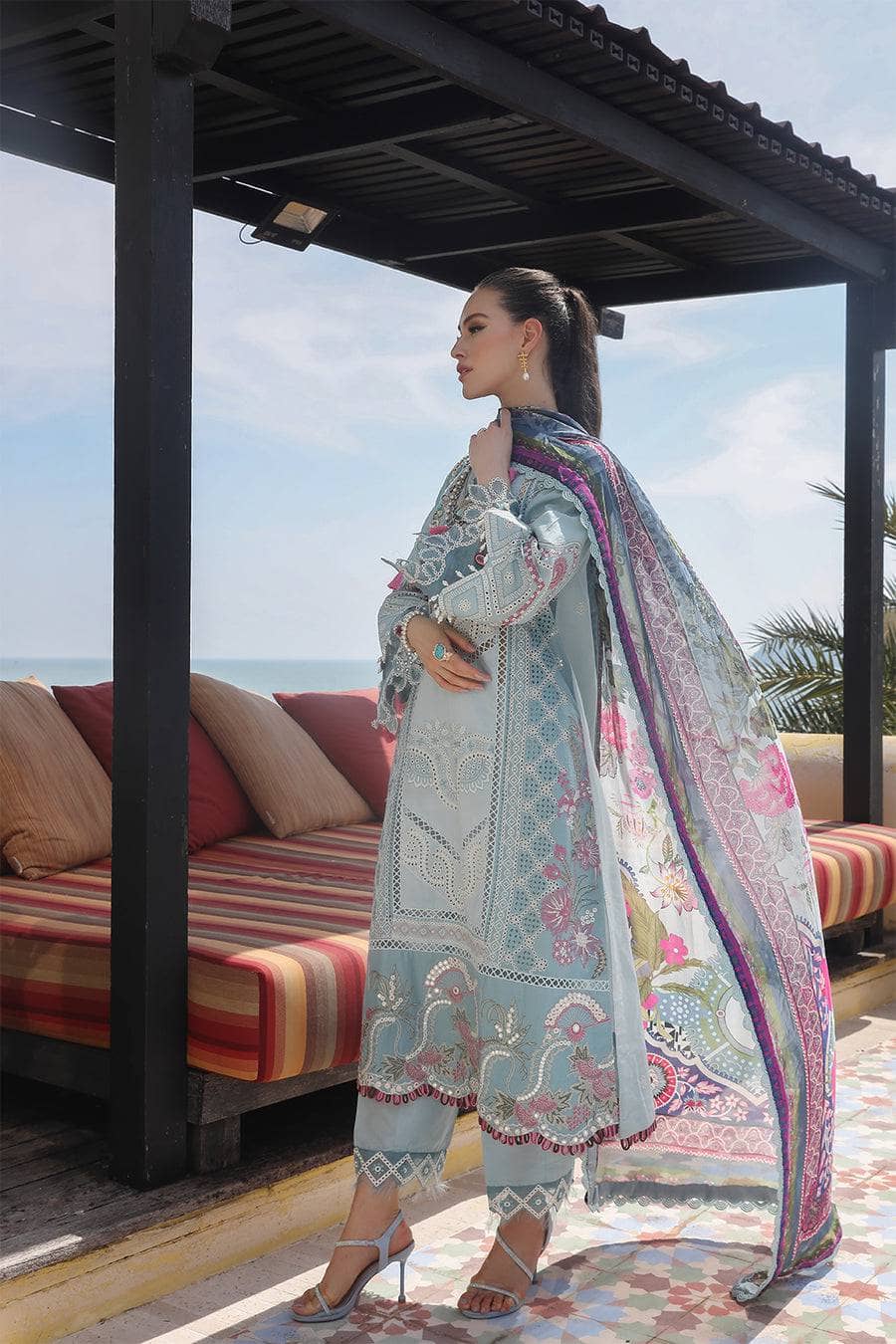 img_moksha_luxury_lawn_by_alif_ajr_couture_awwal_boutique