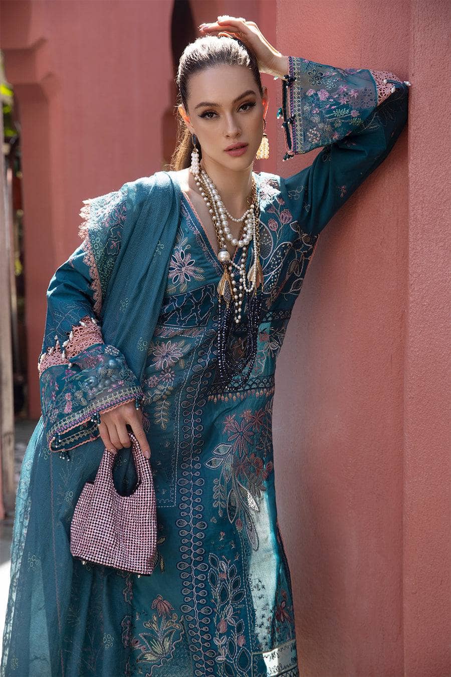img_moksha_luxury_lawn_by_alif_ajr_couture_awwal_boutique