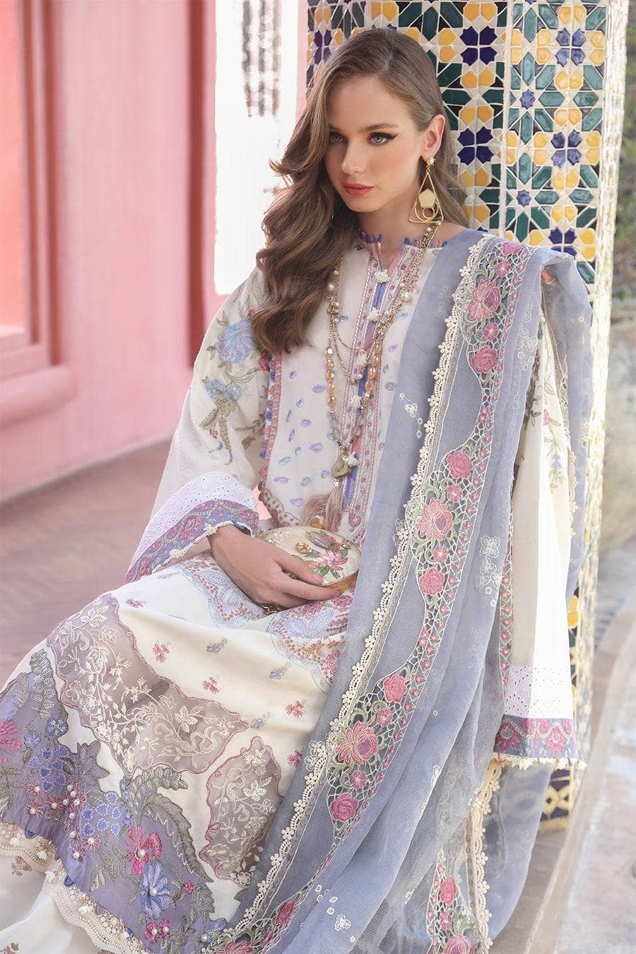 img_moksha_luxury_lawn_by_alif_ajr_couture_awwal_boutique
