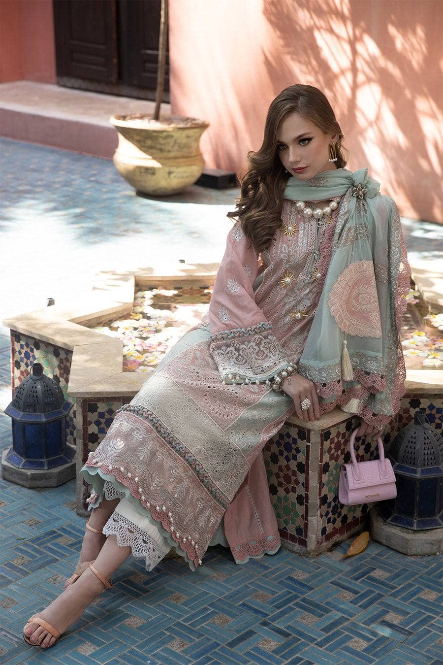 img_moksha_luxury_lawn_by_alif_ajr_couture_awwal_boutique