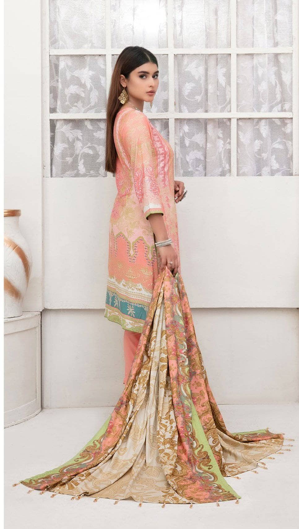 img_amna_sohail_dilara_linen_awwal_boutique