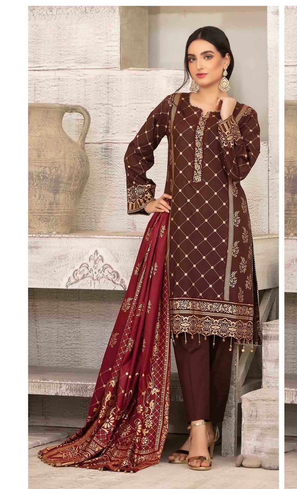 img_amna_sohail_by_tawakkal_lawn_gold_prints_awwal_boutique